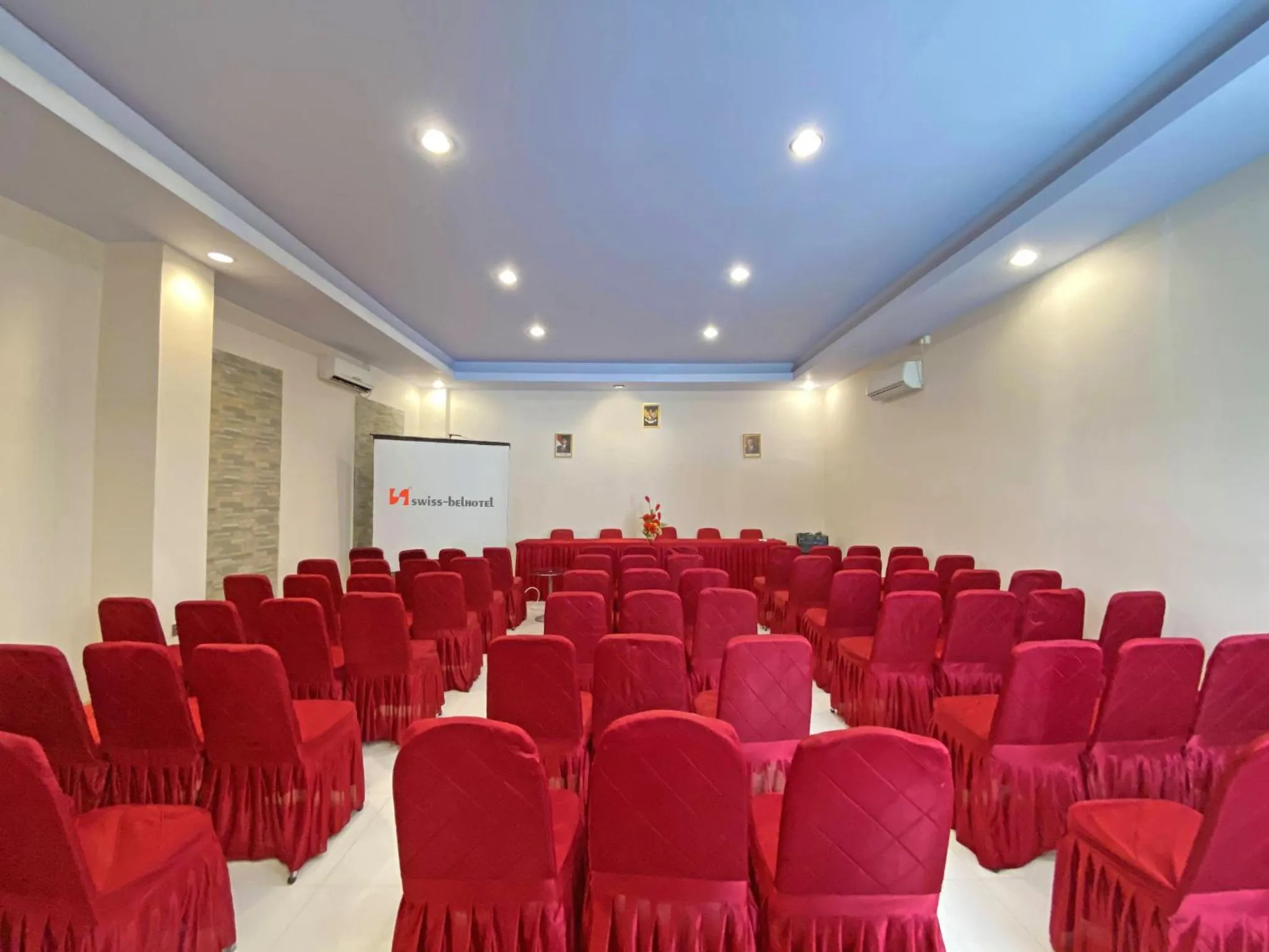 Business facilities in Swiss-Belcourt Makassar