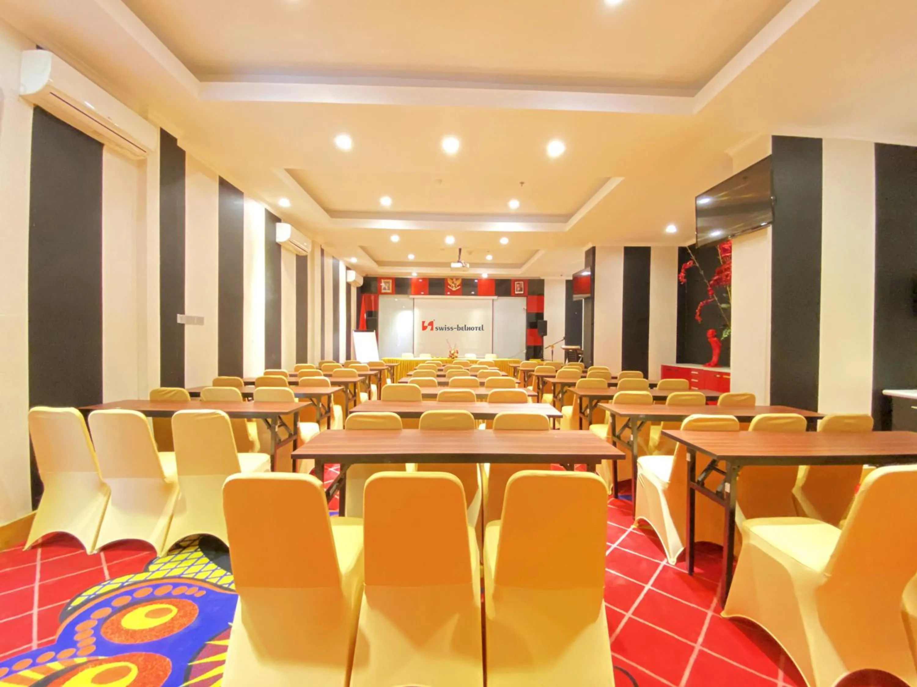 Business facilities in Swiss-Belcourt Makassar