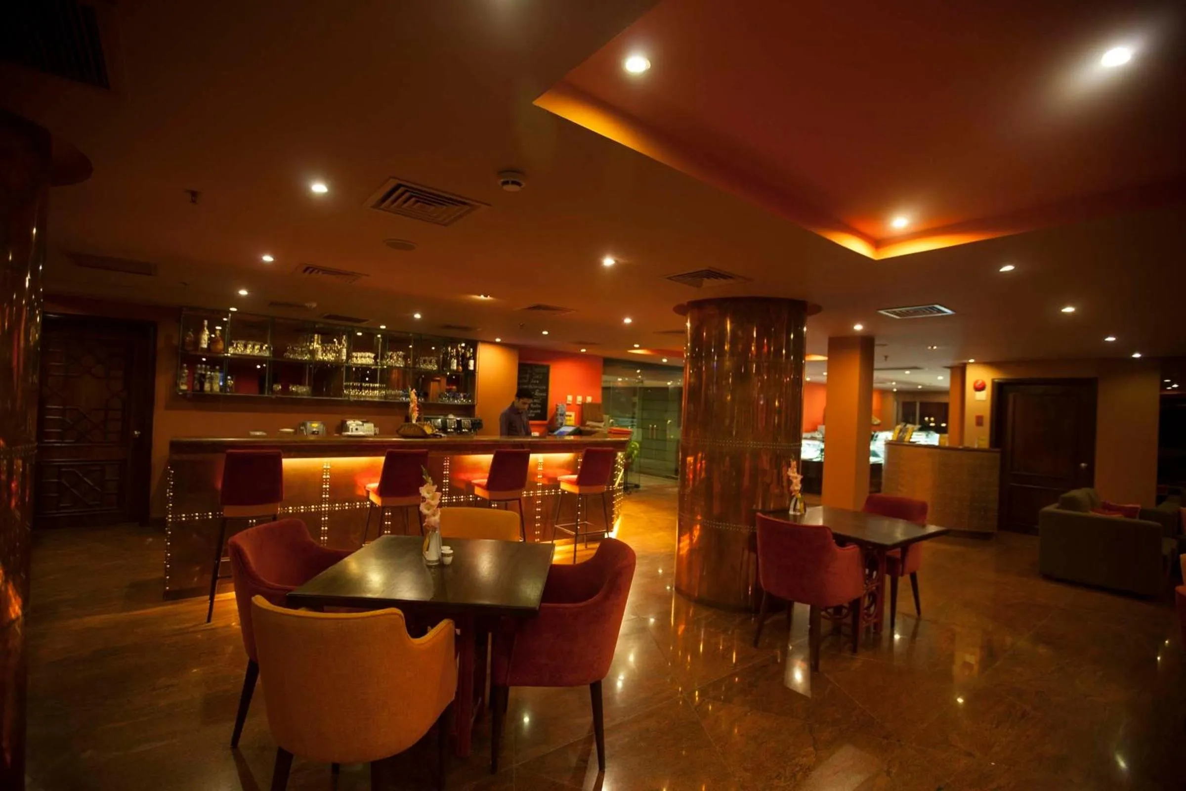 Lounge or bar in Islamabad Serena Hotel