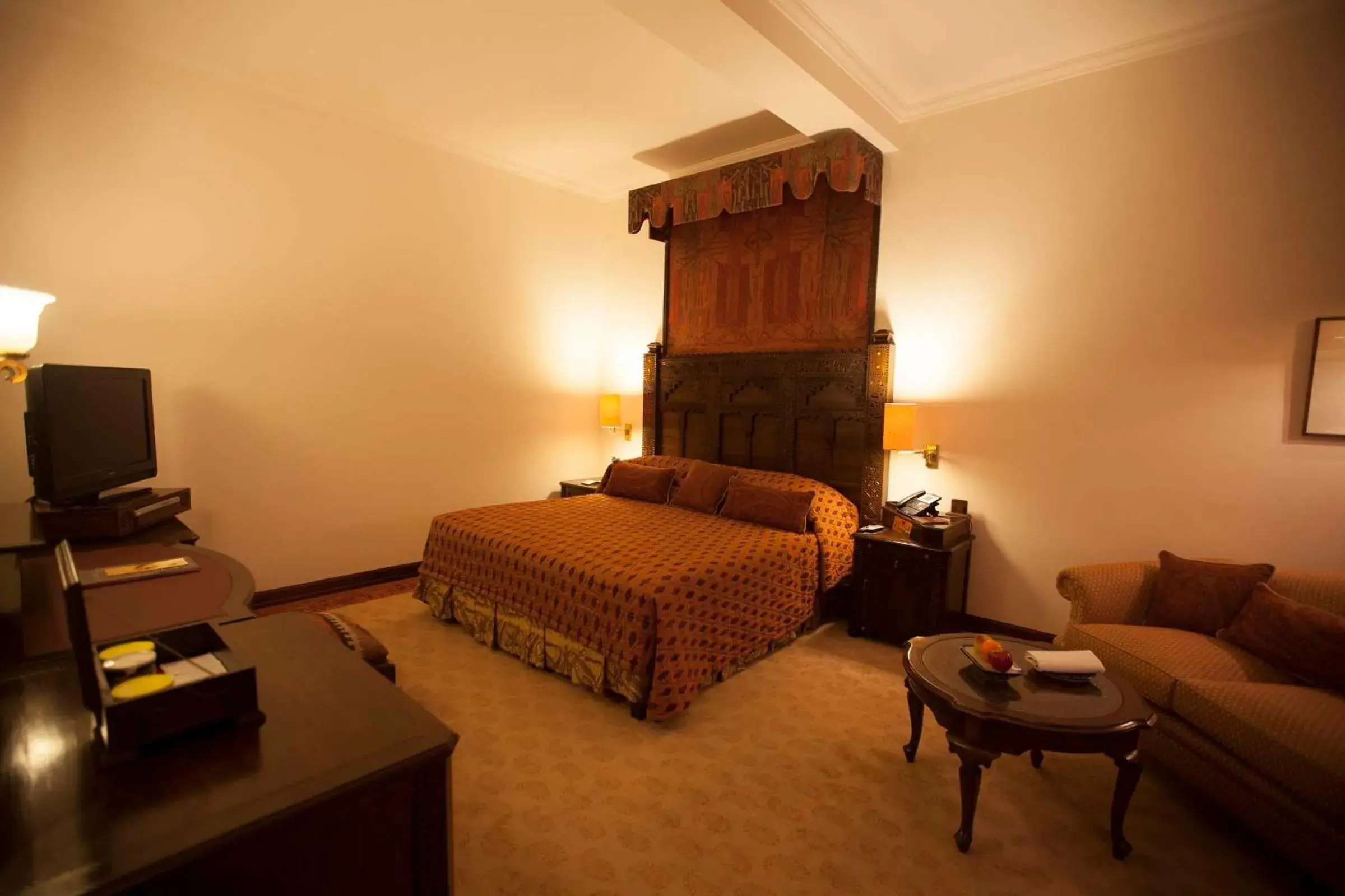 Photo of the whole room, Bed in Islamabad Serena Hotel Photo of the whole room, Bed in Islamabad Serena Hotel