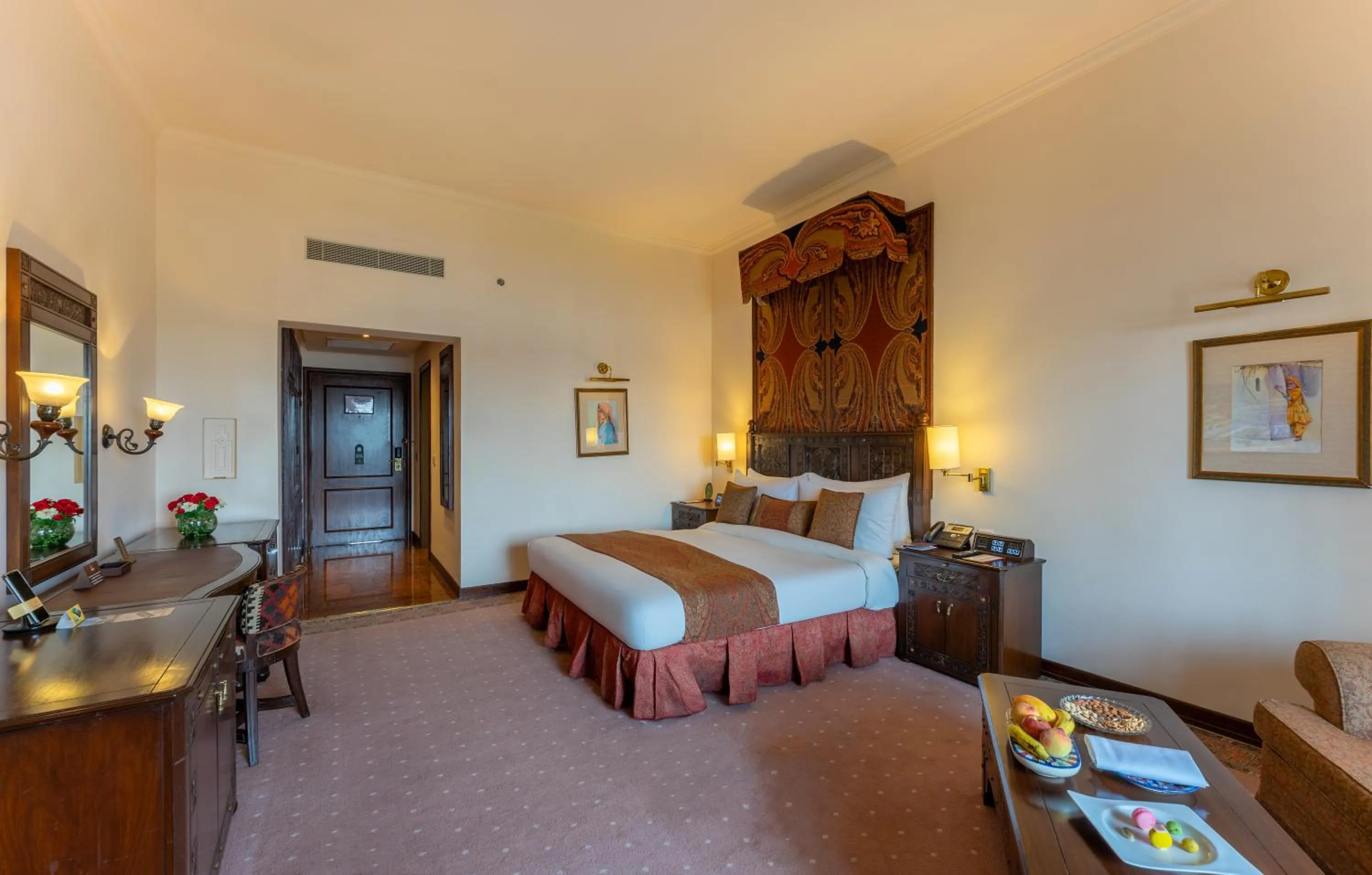 Bed in Islamabad Serena Hotel