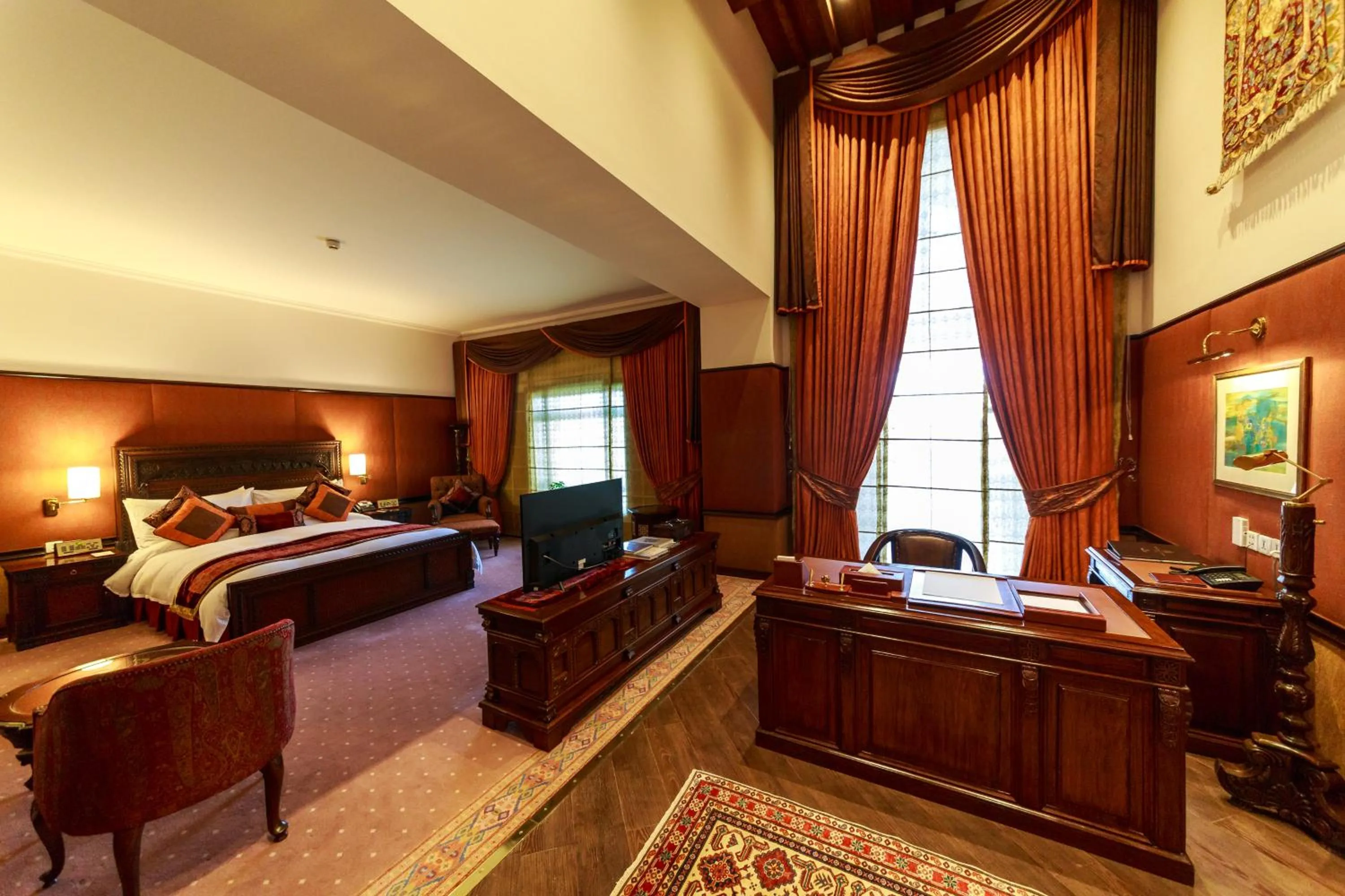 Bed in Islamabad Serena Hotel