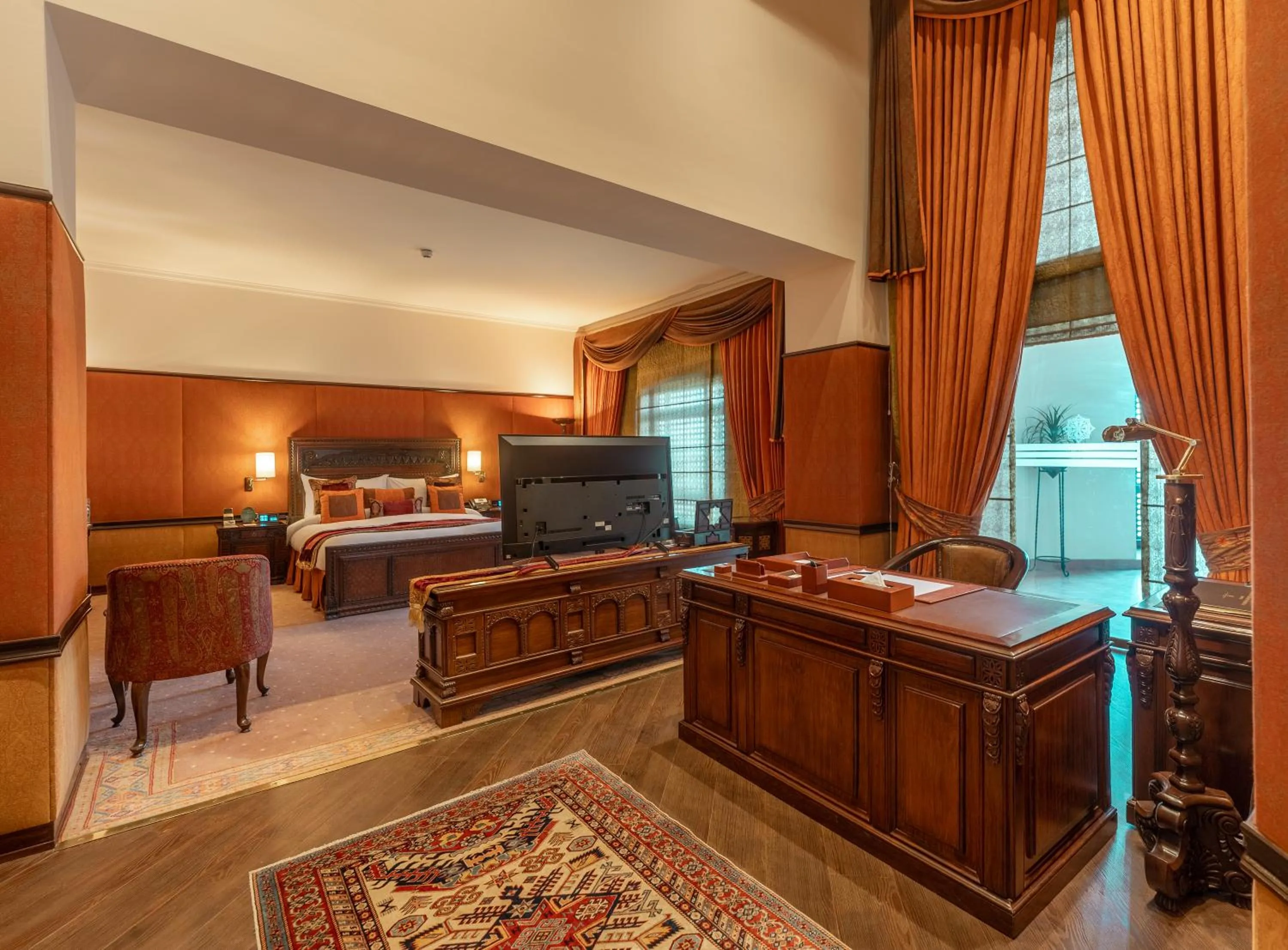 Bed in Islamabad Serena Hotel