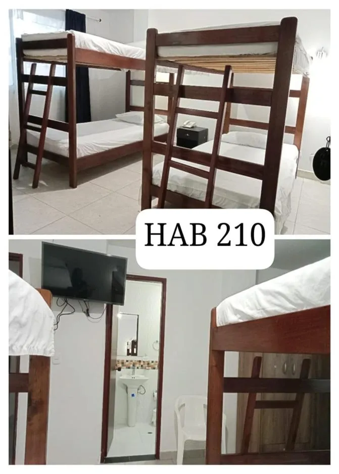 bunk bed, Bed in HIDALGO HOTEL