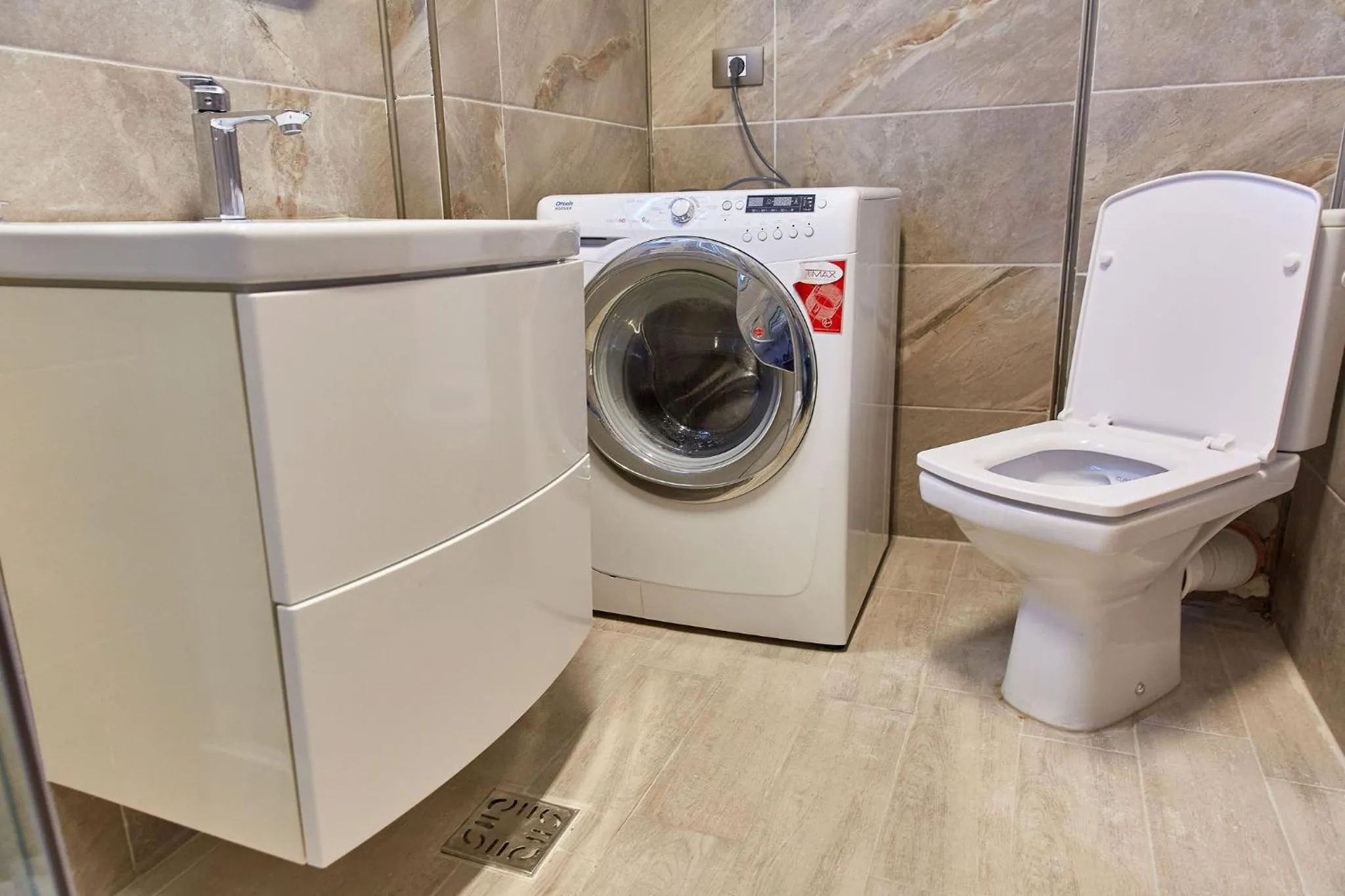 Toilet in Aparthotel Ella Mamaia