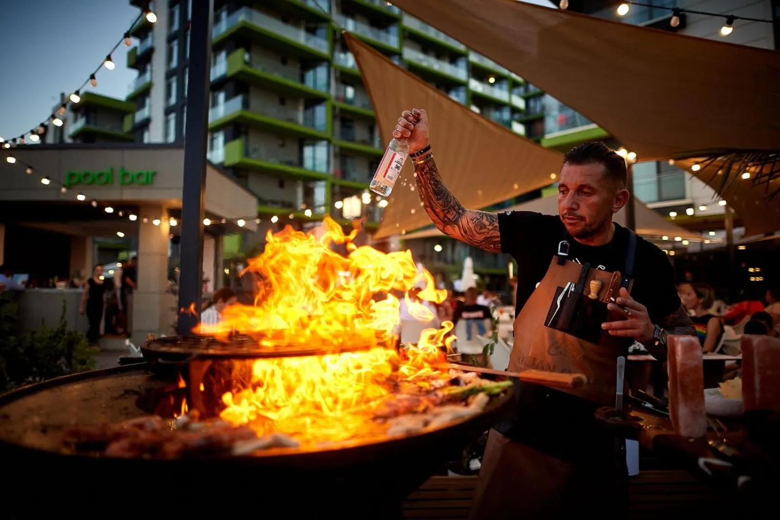 People in Aparthotel Ella Mamaia