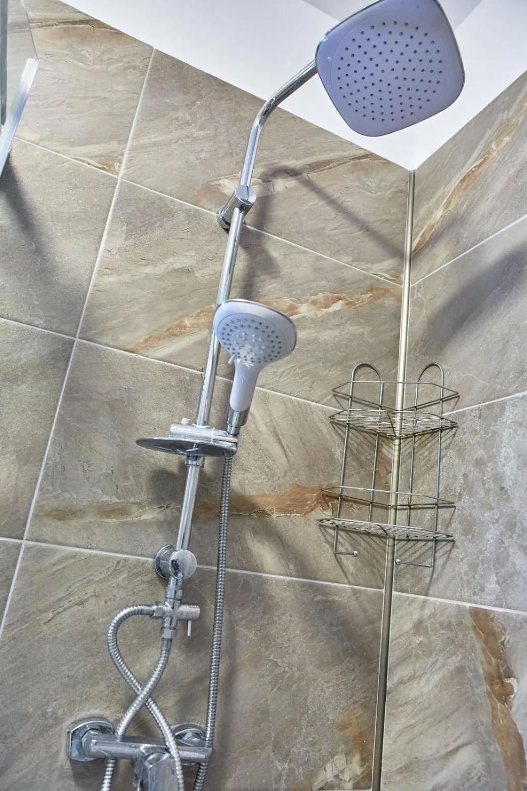 Shower in Aparthotel Ella Mamaia