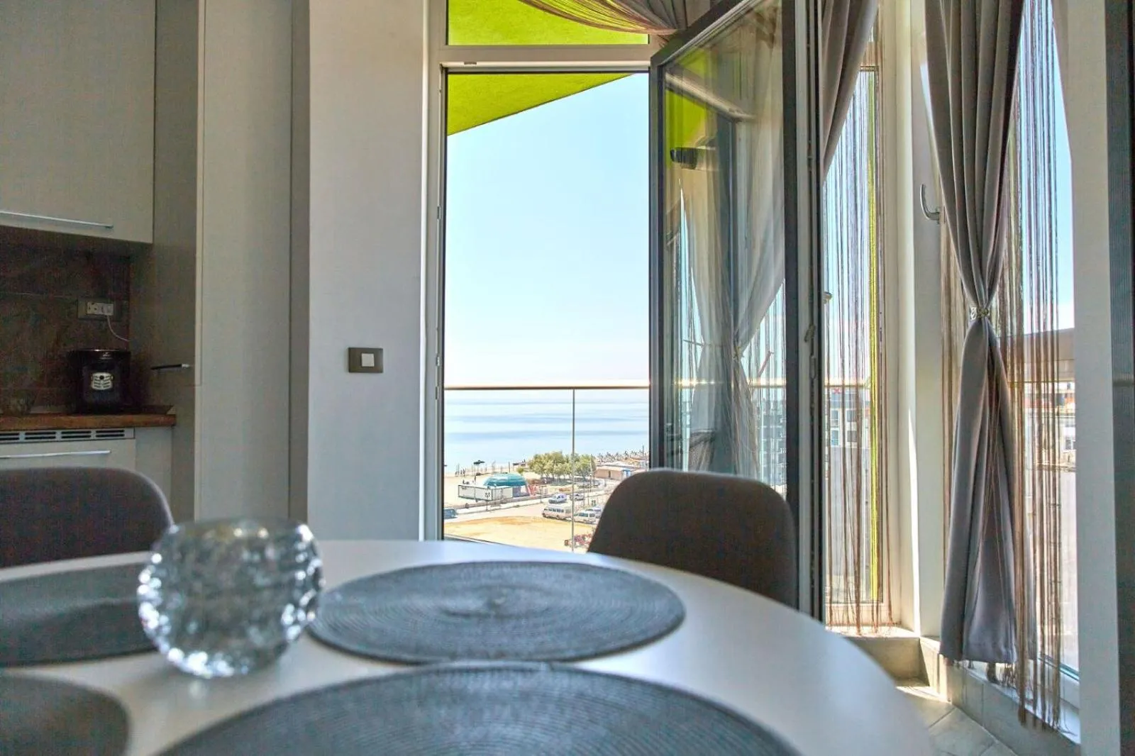 Day in Aparthotel Ella Mamaia