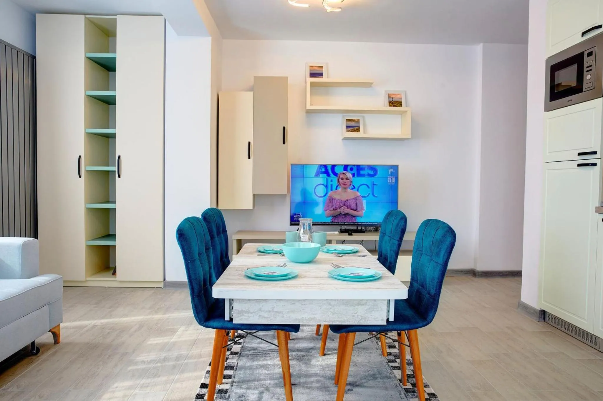Kitchen or kitchenette in Aparthotel Ella Mamaia