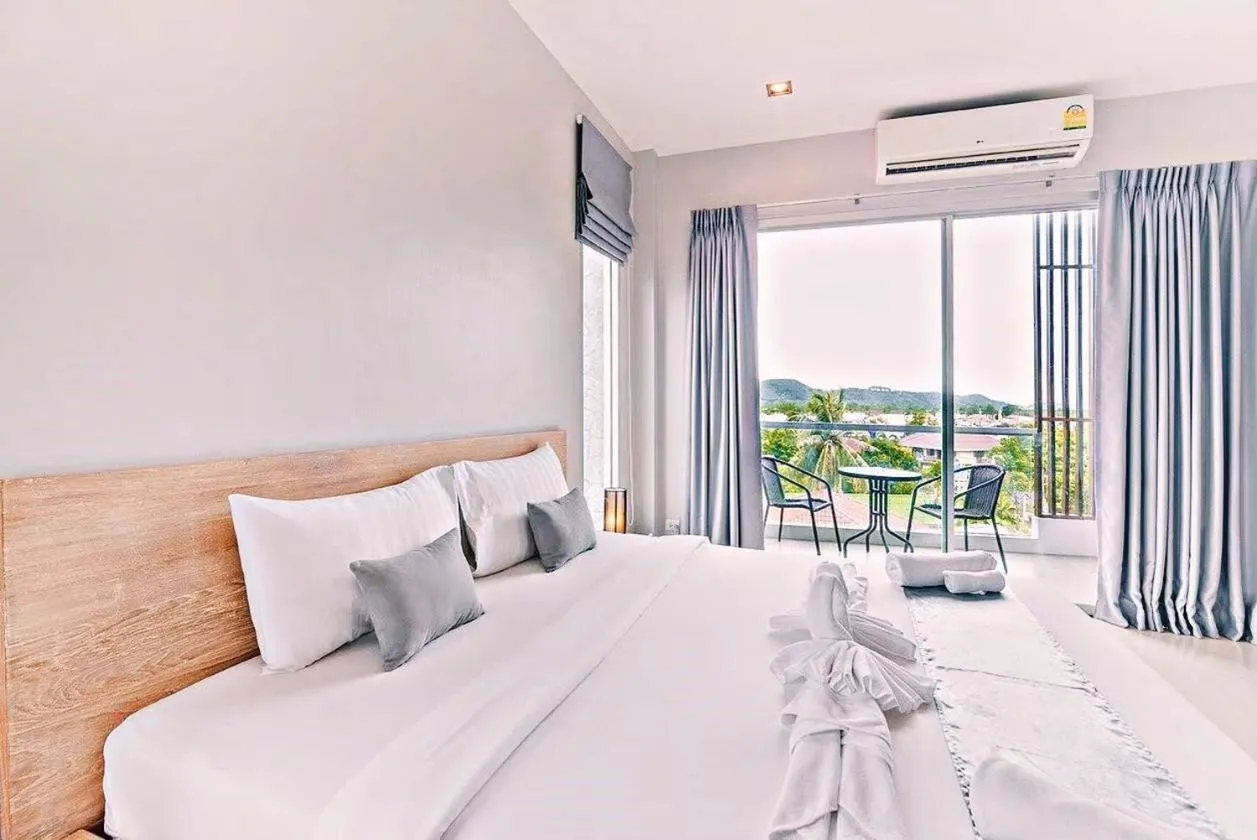 Bed in Lemonade Phuket Hotel -SHA Plus