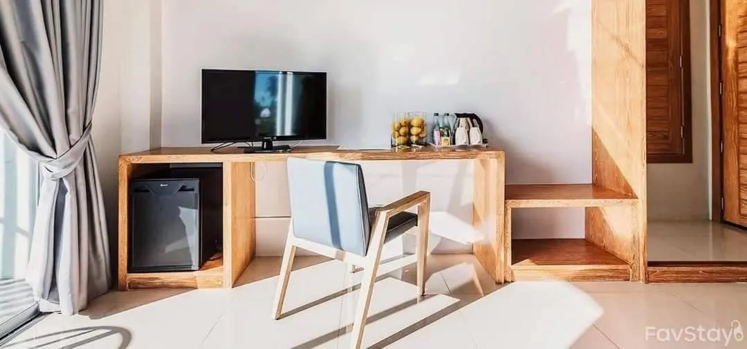 Lemonade Phuket Hotel -SHA Plus