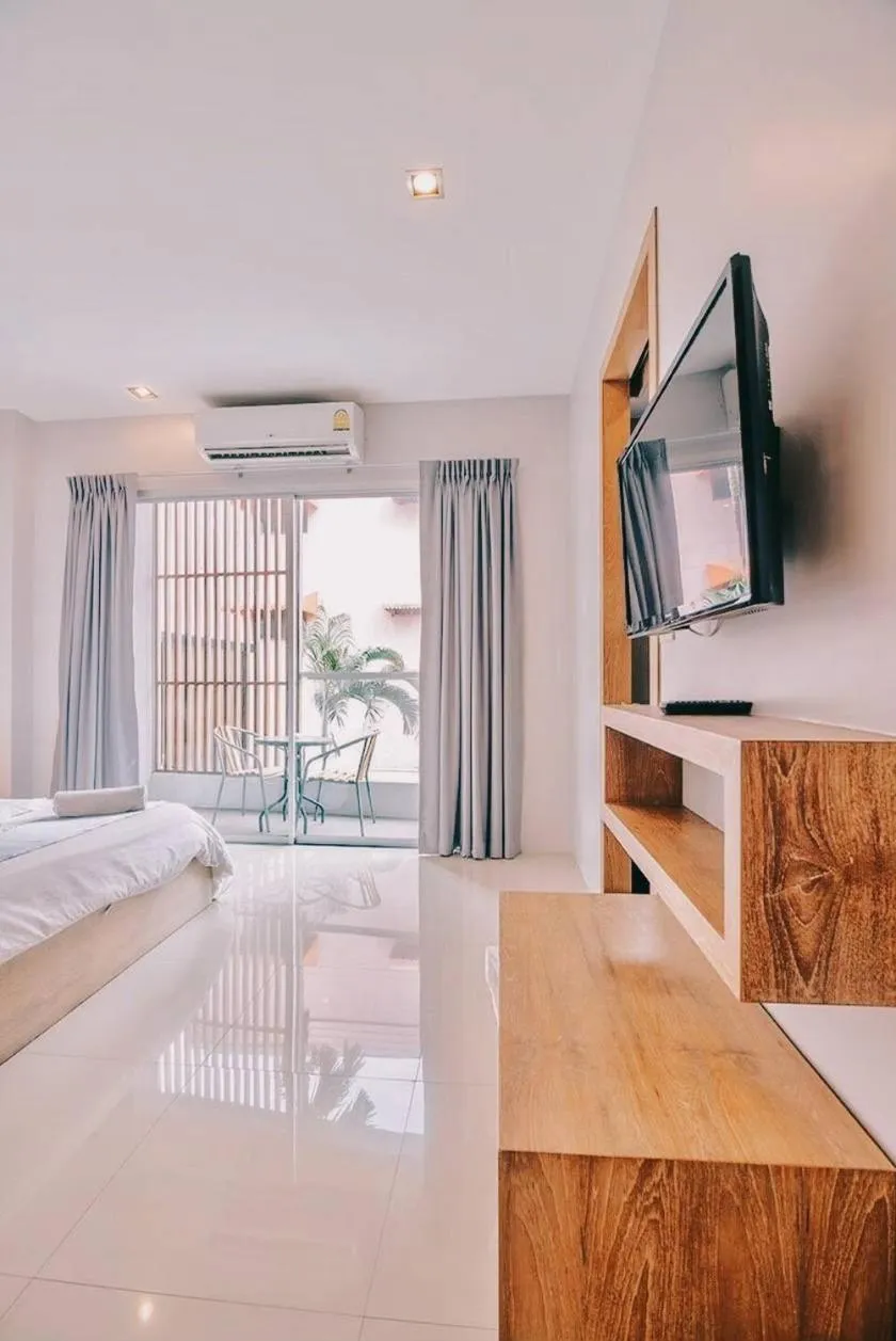 Bed in Lemonade Phuket Hotel -SHA Plus