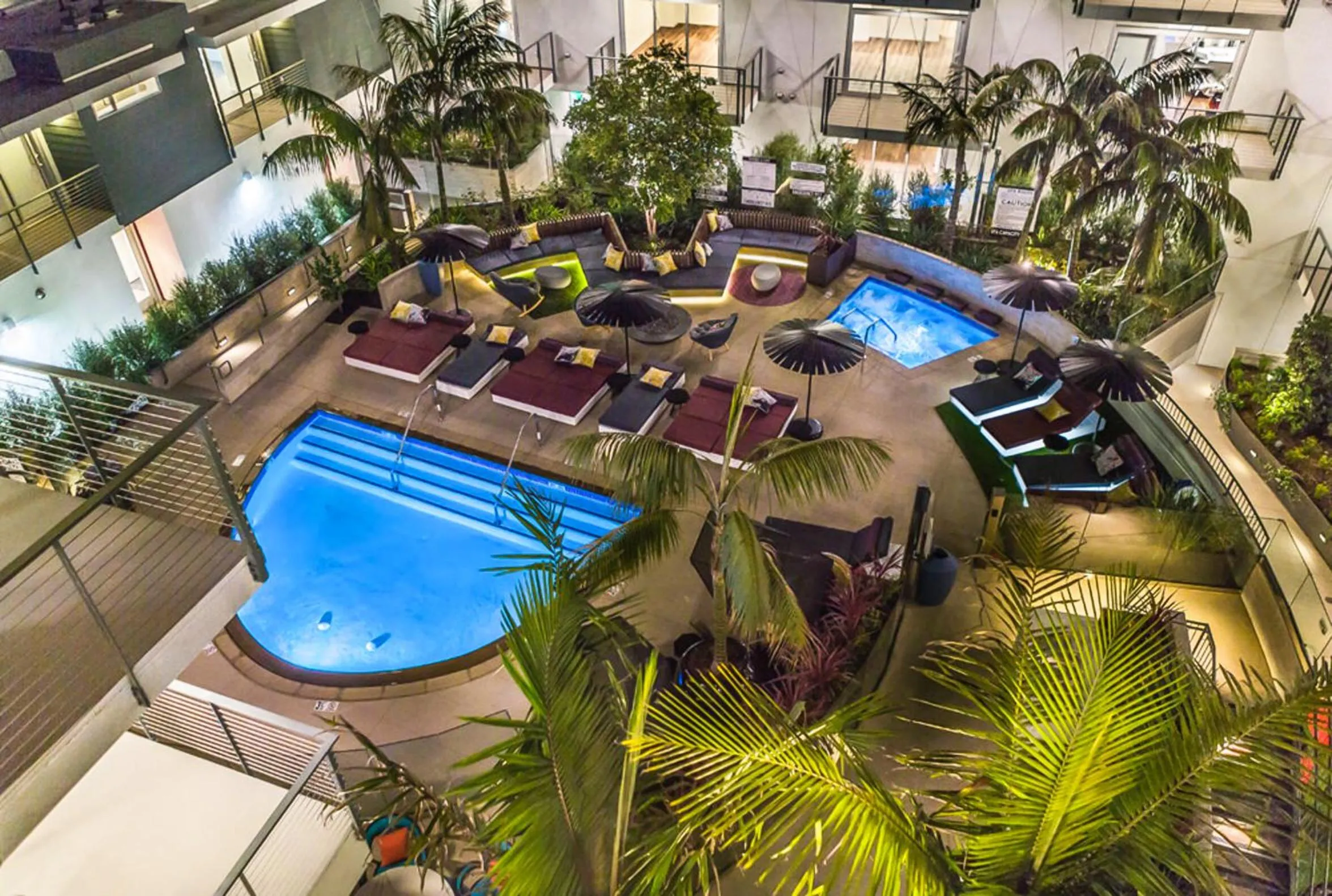 Fairfax District Chic City Oasis 2 BR Apt with Den 136