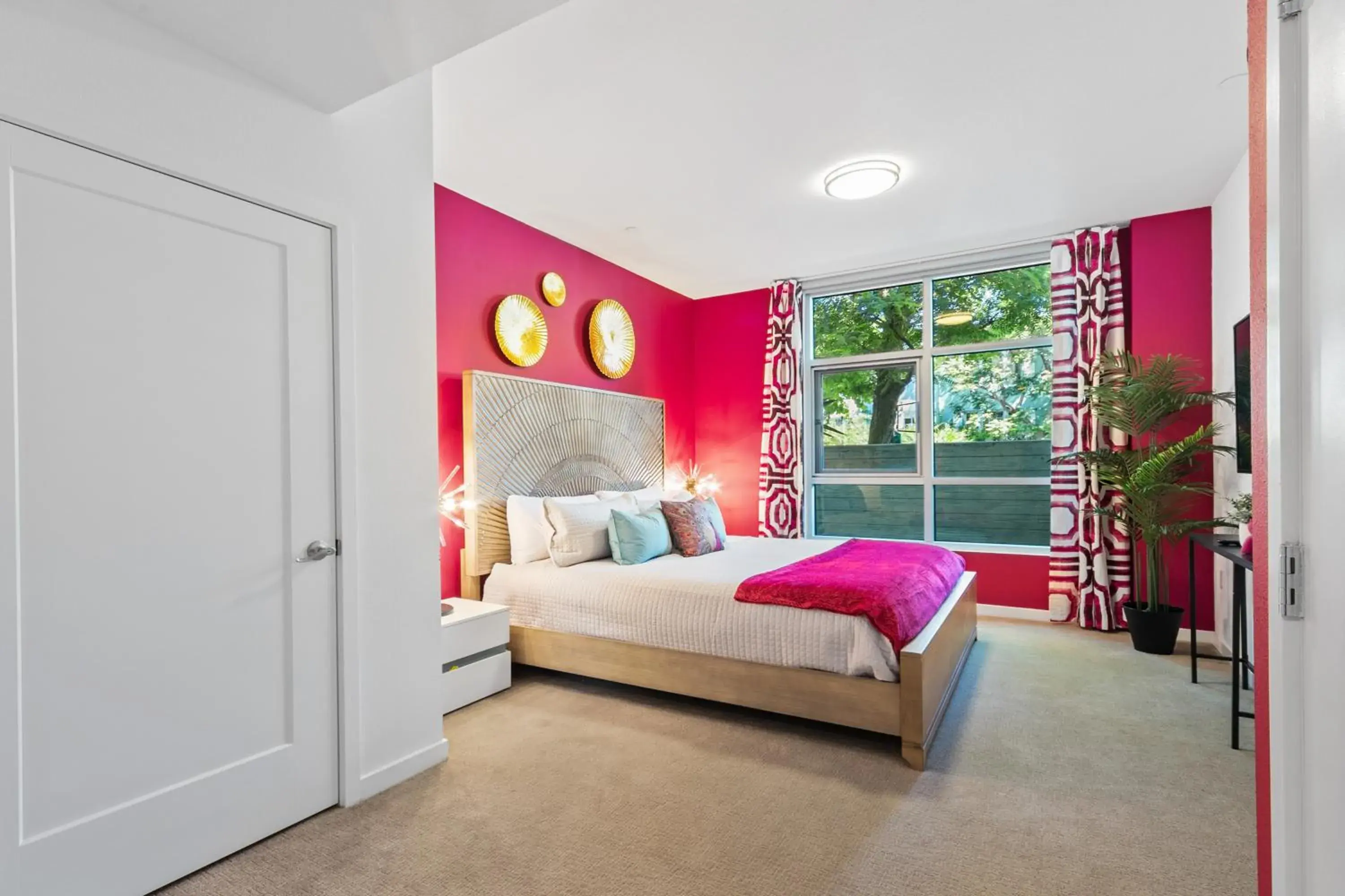 Fairfax District Chic City Oasis 2 BR Apt with Den 136 Fairfax District Chic City Oasis 2 BR Apt with Den 136