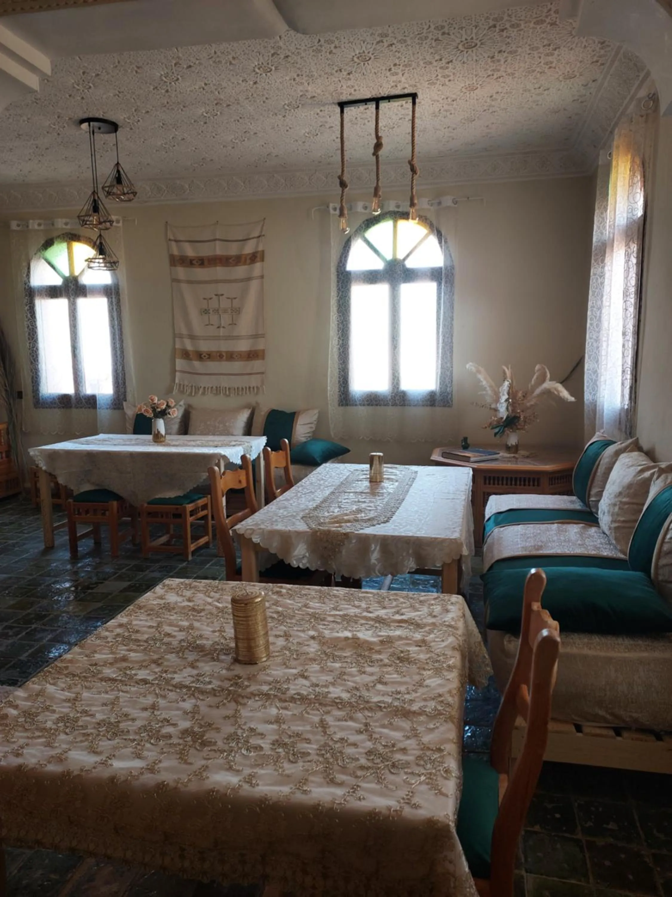 Restaurant/places to eat in Riad ma bonne étoile