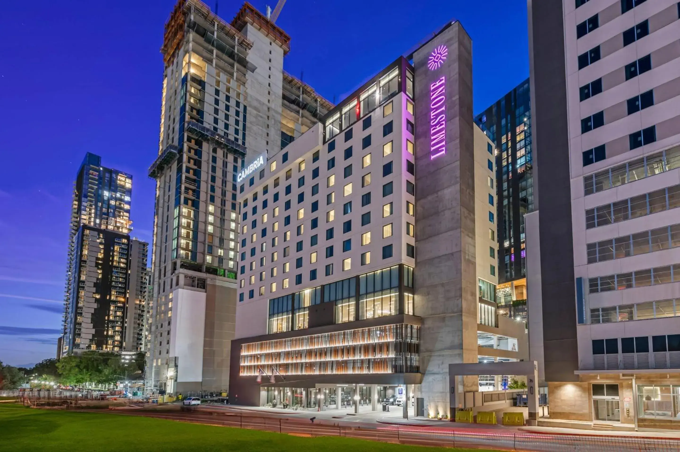 Property building in Cambria Hotel Austin Downtown Property building in Cambria Hotel Austin Downtown