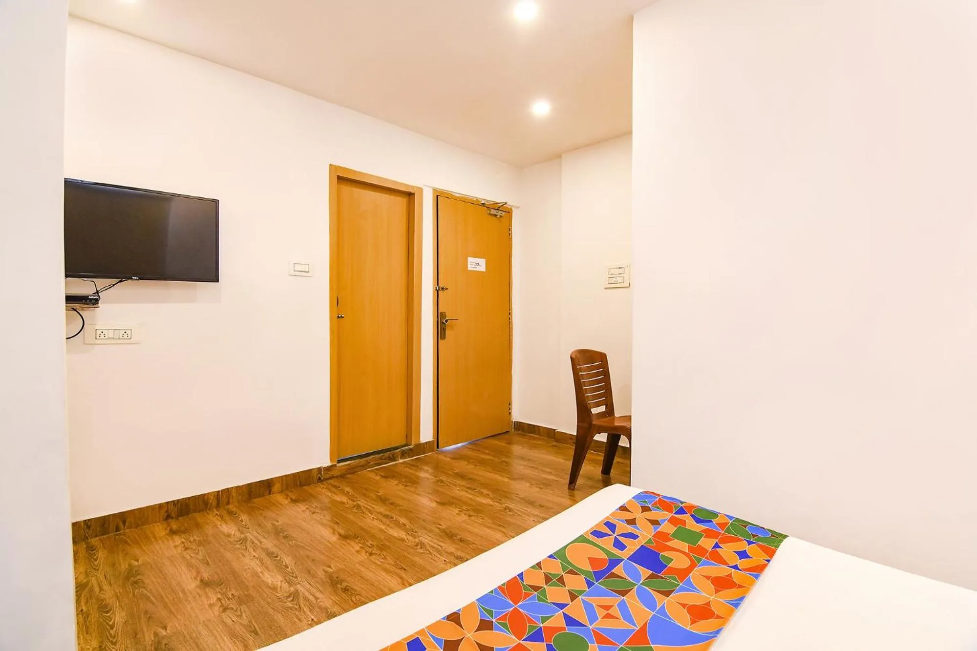 Bed in FabHotel Globe Express - Nr Ruby Hospital