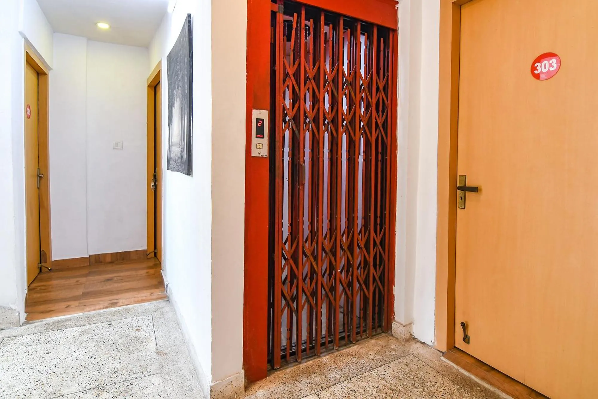 Lobby or reception in FabHotel Globe Express - Nr Ruby Hospital