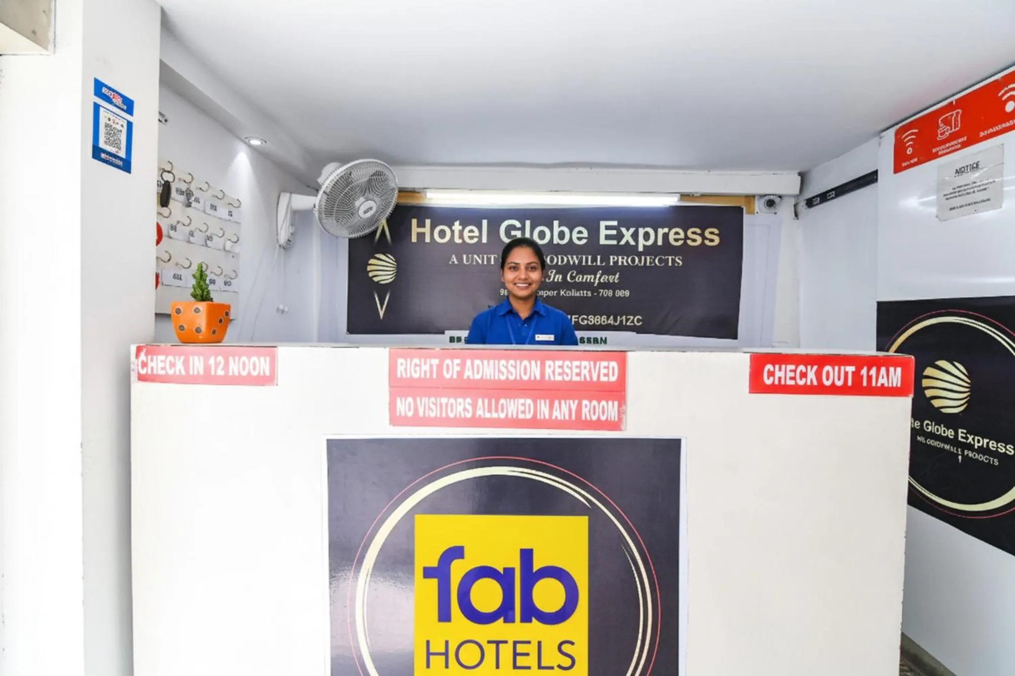 Lobby or reception in FabHotel Globe Express - Nr Ruby Hospital