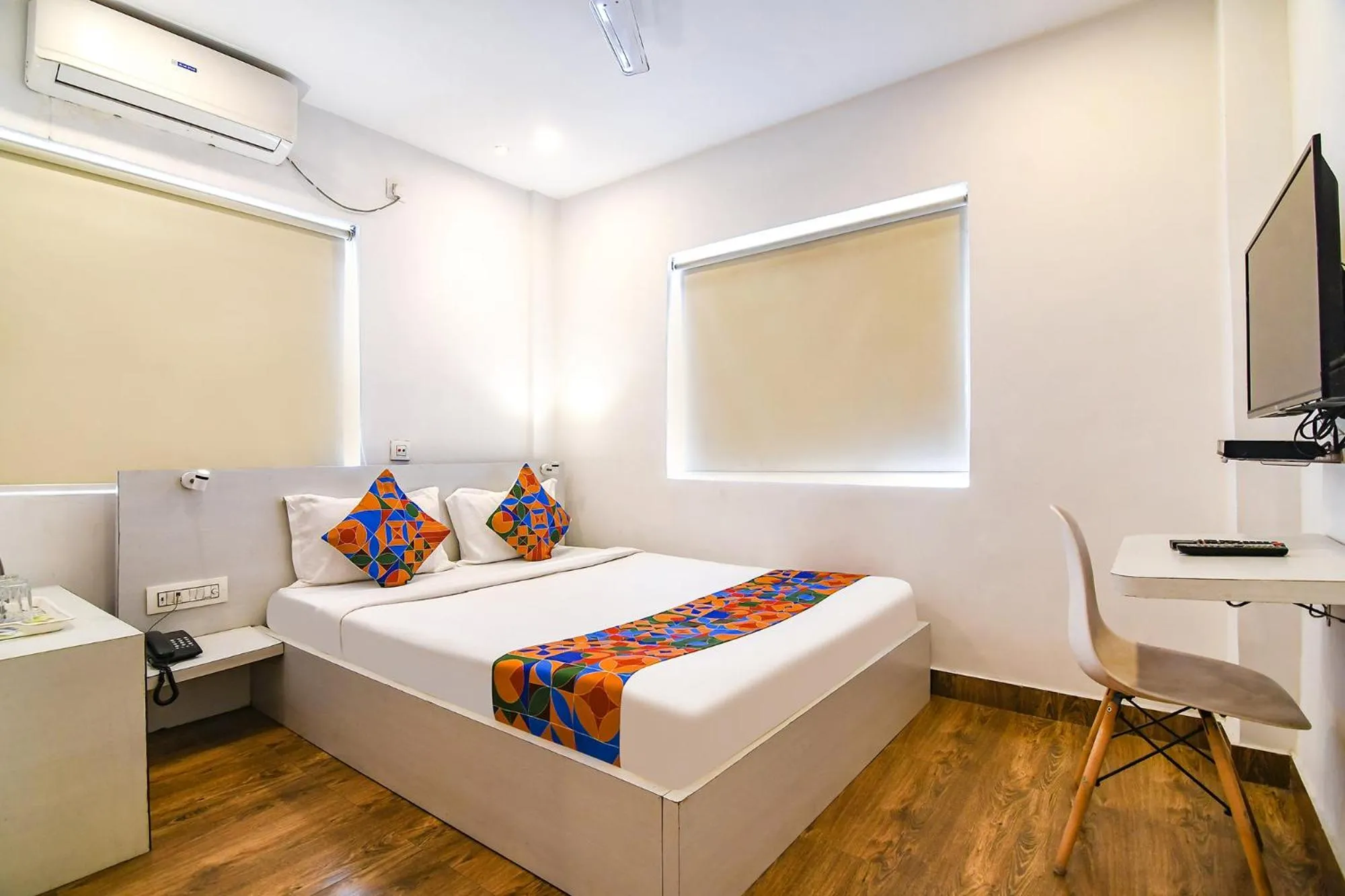 Bed in FabHotel Globe Express - Nr Ruby Hospital