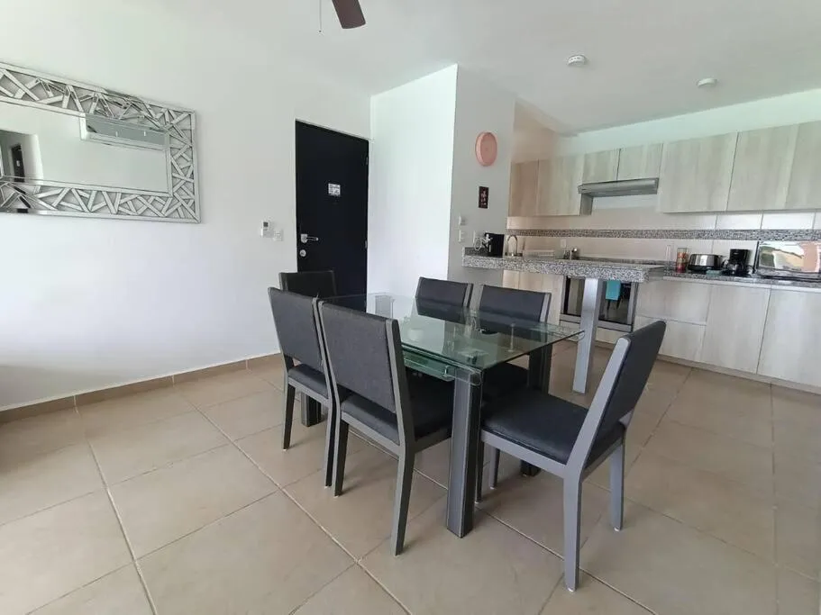 Dining area in Beautiful condo in Cancun! Dreams Lagoon