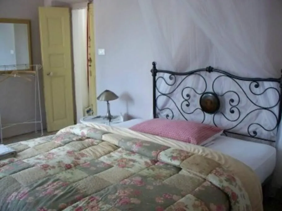 Photo of the whole room, Bed in Casa Rosalie