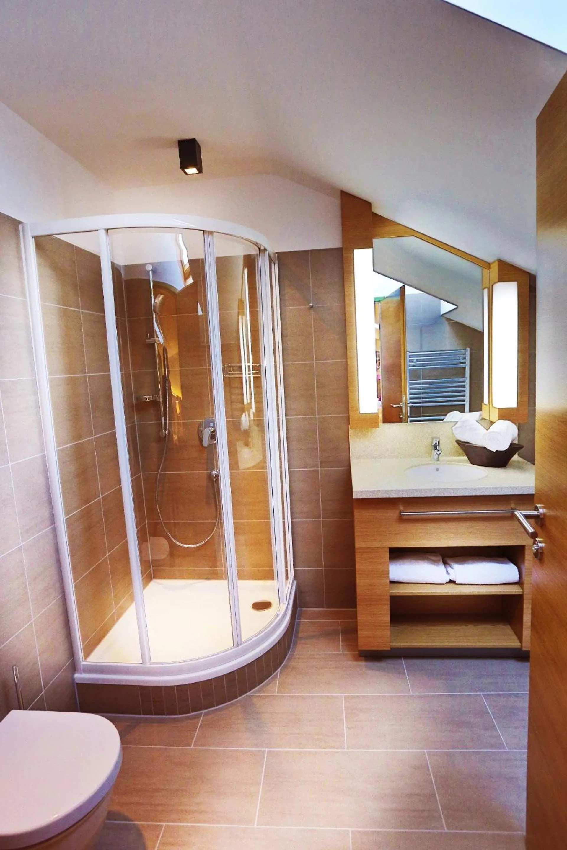 Bathroom in Hotel Leobersdorfer Hof