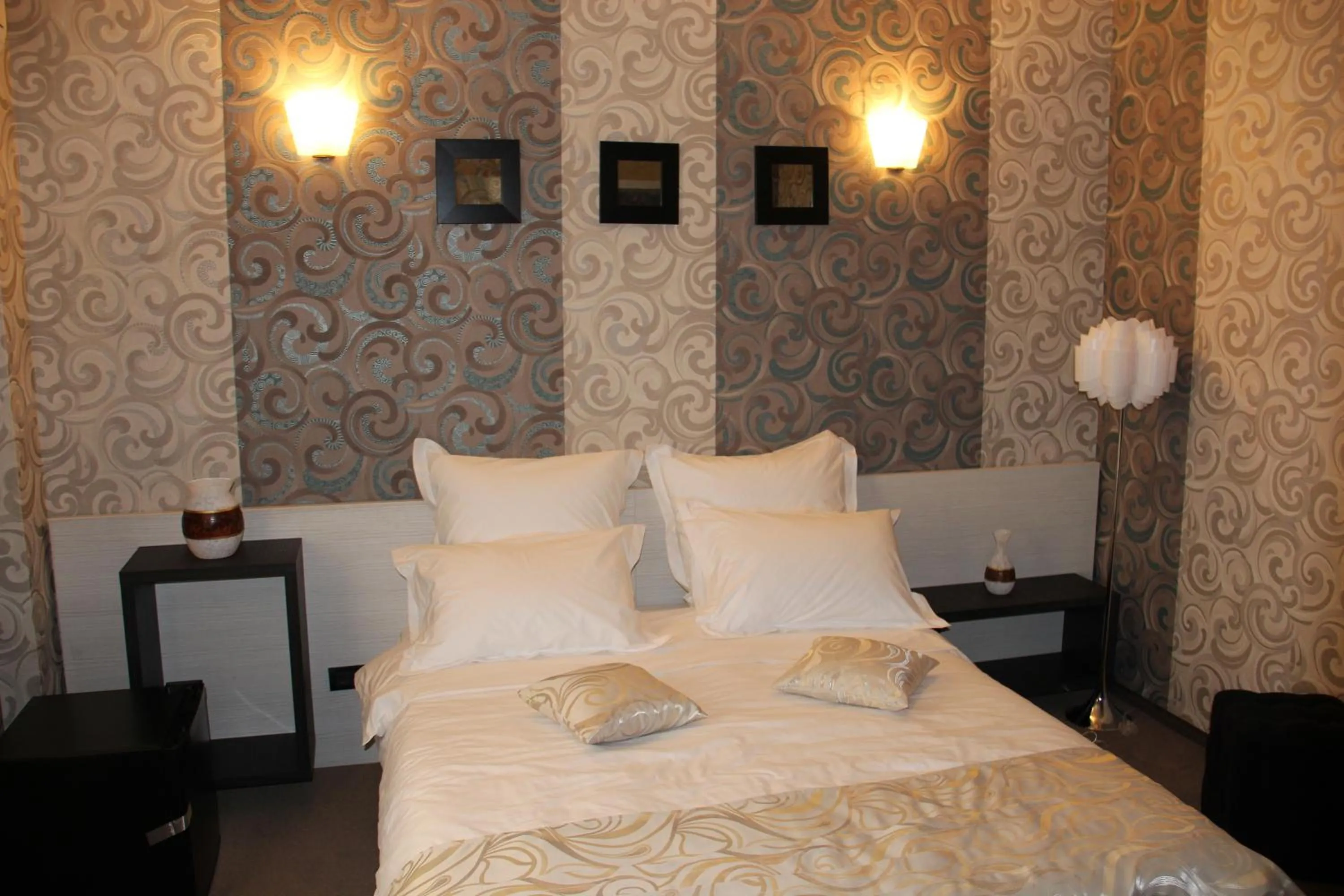 Decorative detail, Bed in Enigma Pension