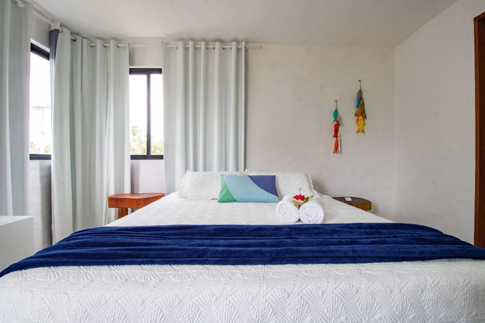 Bathroom, Bed in Casa Milagres 03 suítes - a 300m da Praia