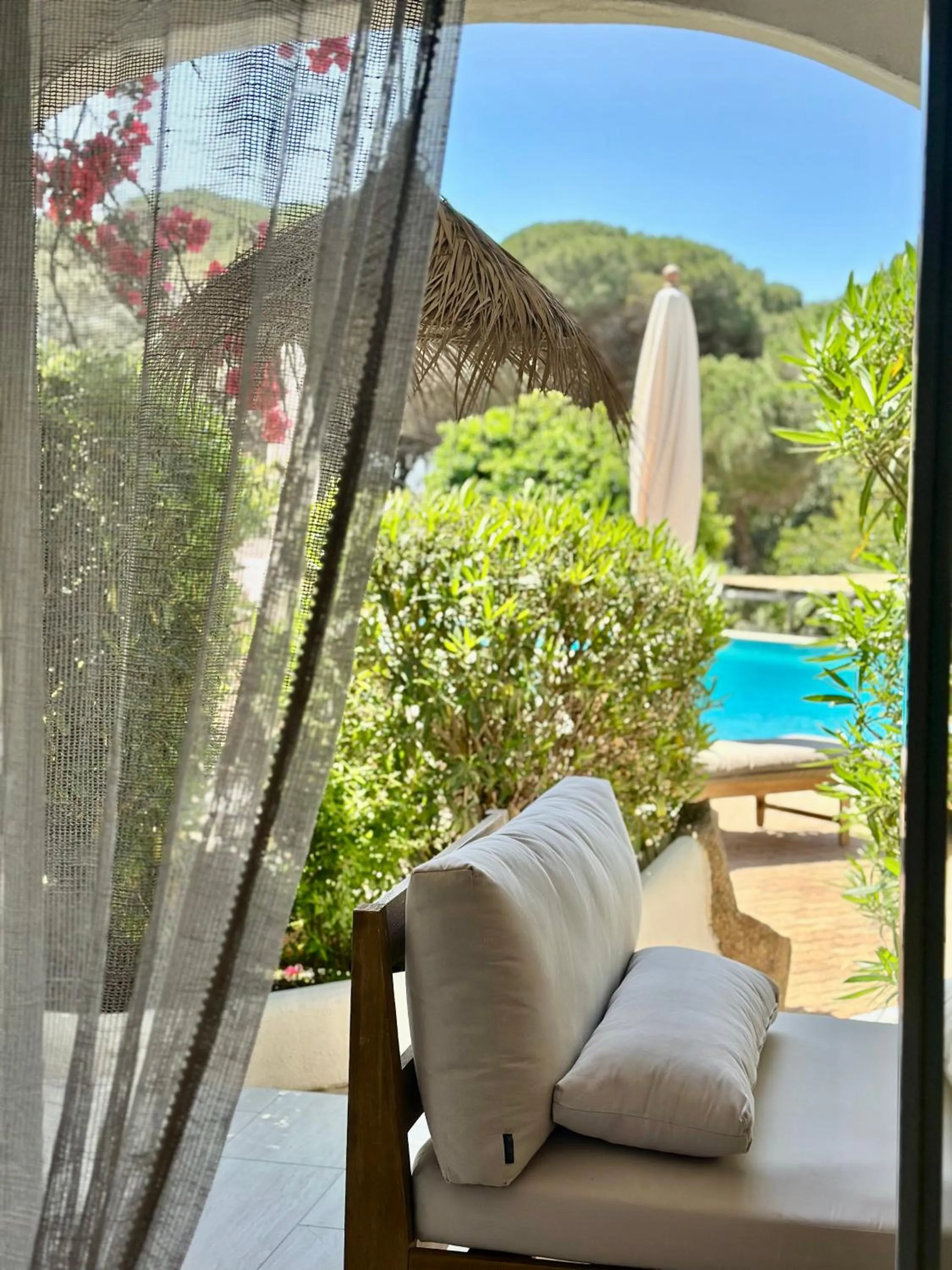 Patio in Hôtel Palombaggia