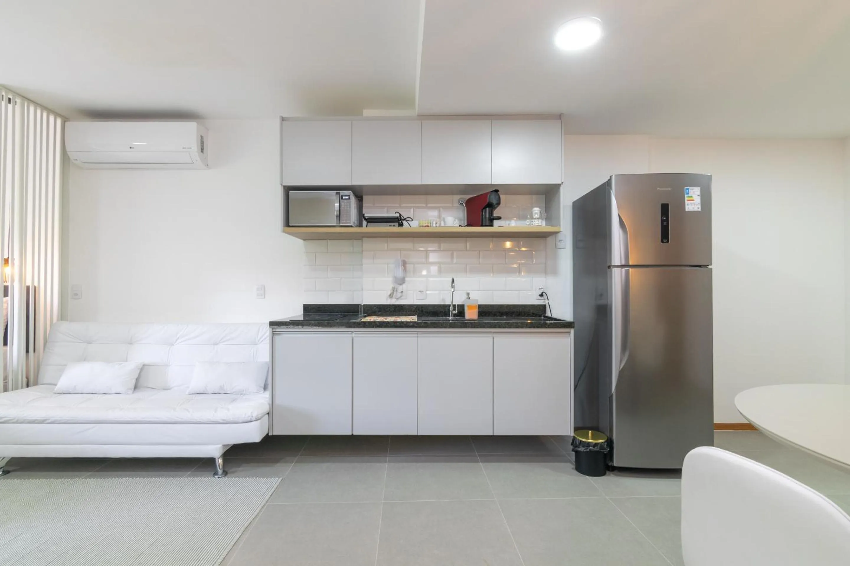 Kitchen or kitchenette in 360 Rio Santos Dumont