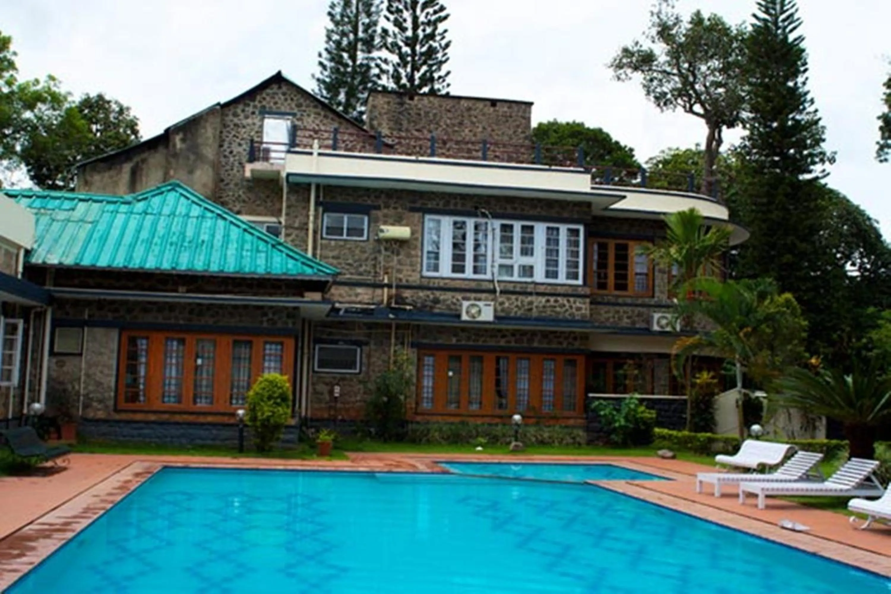 Swimming pool in KTDC Aranya Nivas