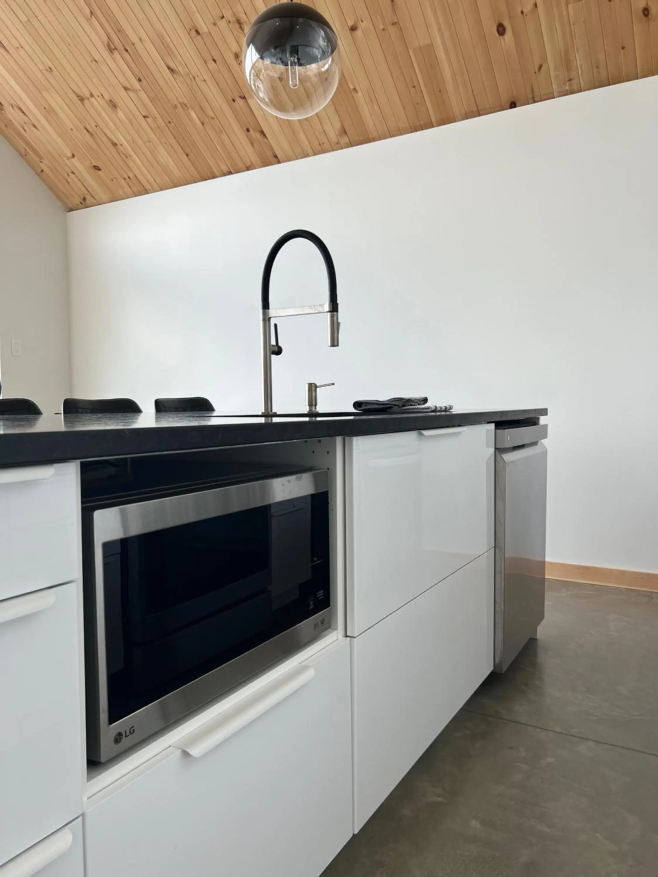 Kitchen or kitchenette in Magical Loft : Breathtaking View & Cozy Fireplace