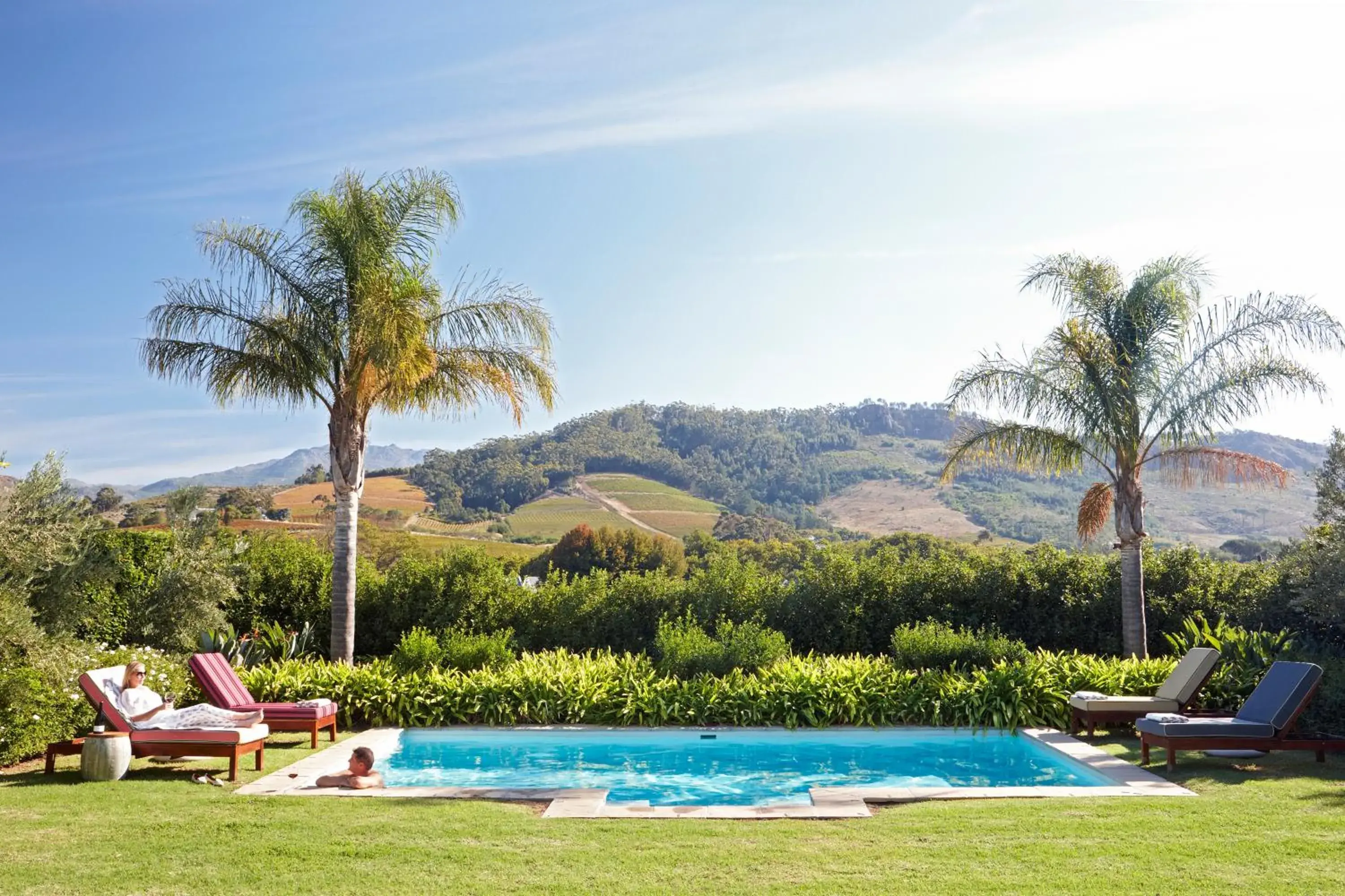 People in La Clé Village People in La Clé Village