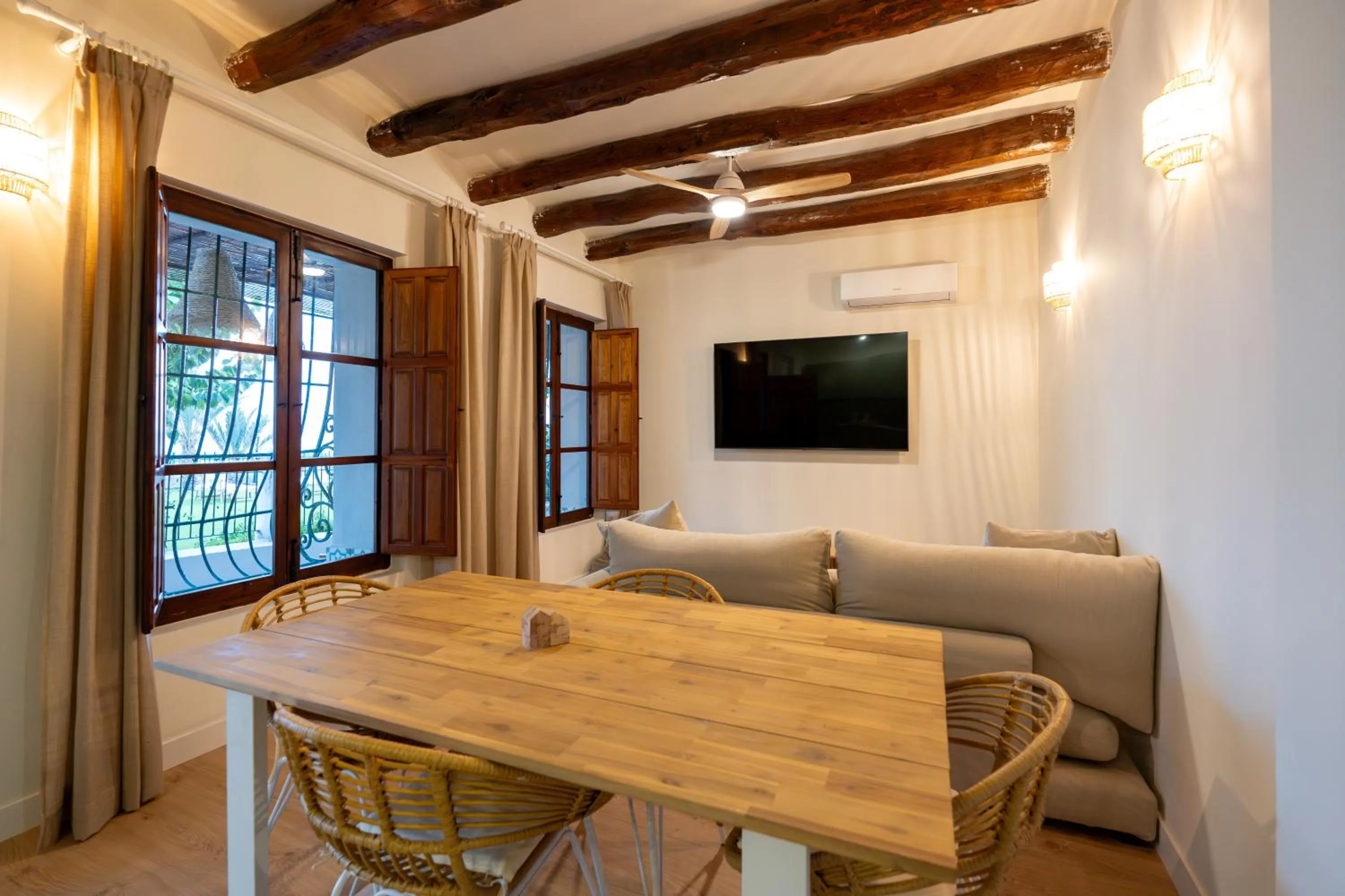 Communal lounge/ TV room in Paradisun Villajoyosa - Adults Only Recommended