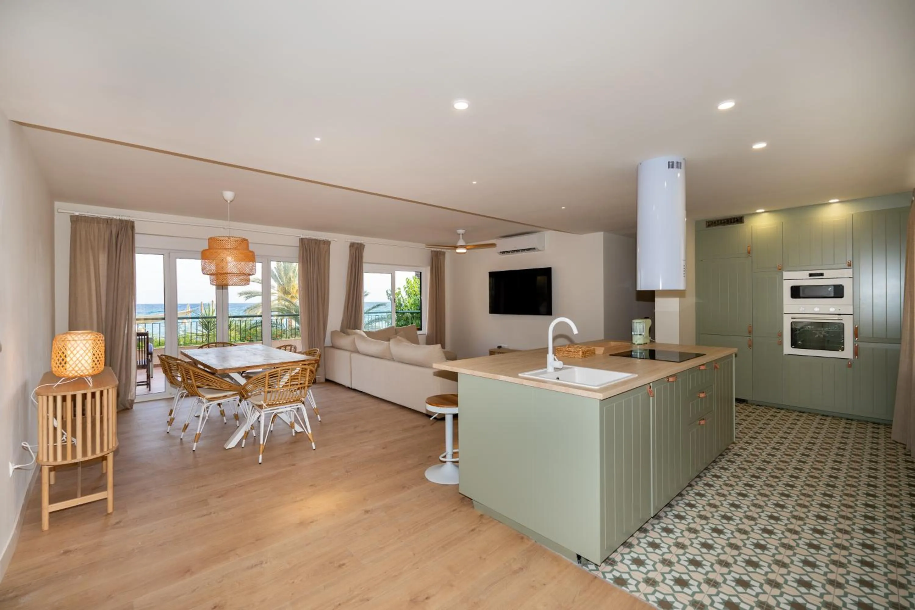 Kitchen or kitchenette in Paradisun Villajoyosa - Adults Only Recommended