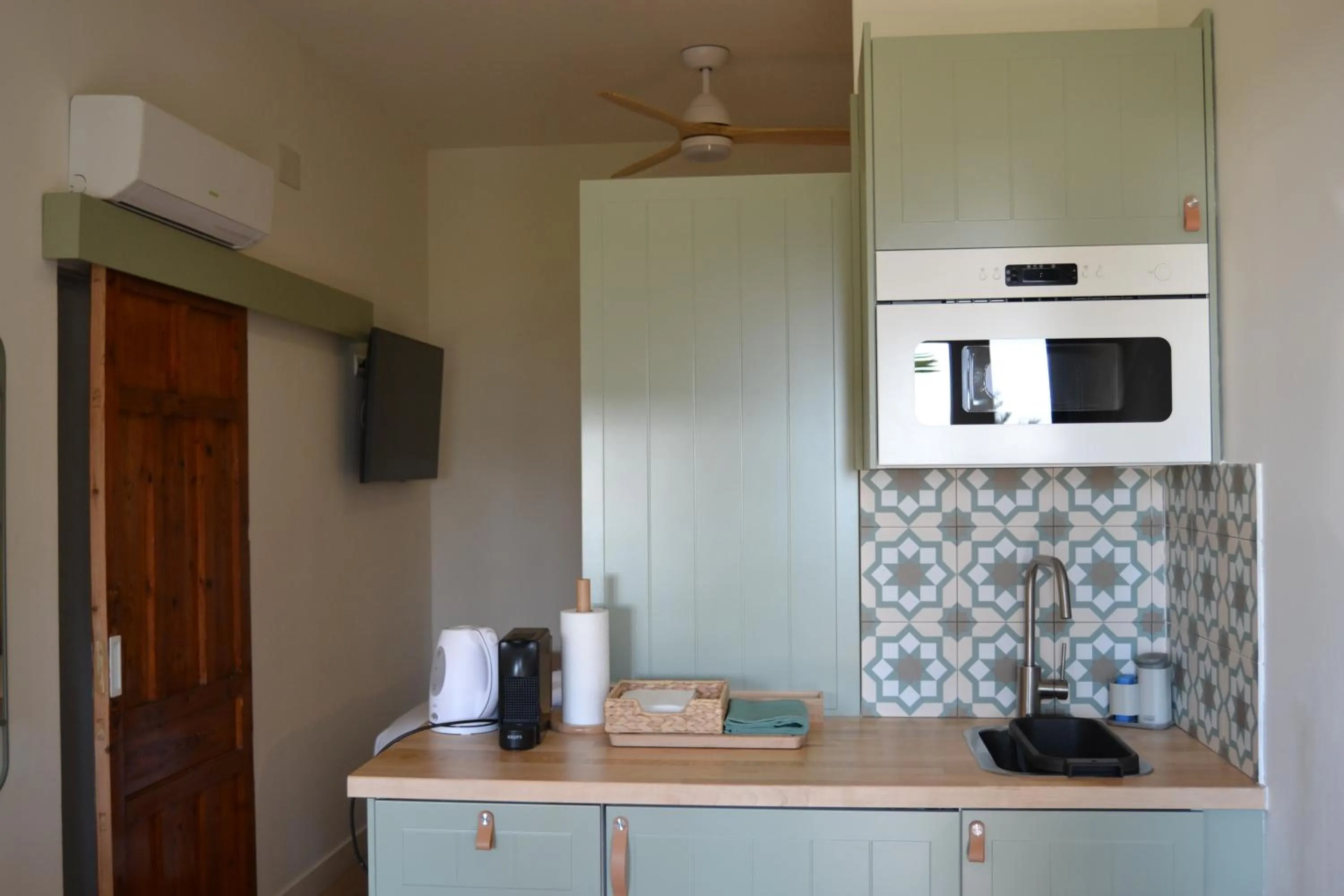 minibar in Paradisun Villajoyosa - Adults Only Recommended