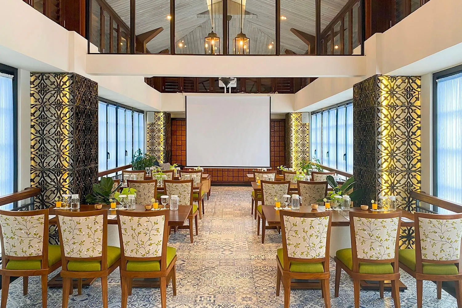 Lounge or bar in THE 1O1 Yogyakarta Tugu