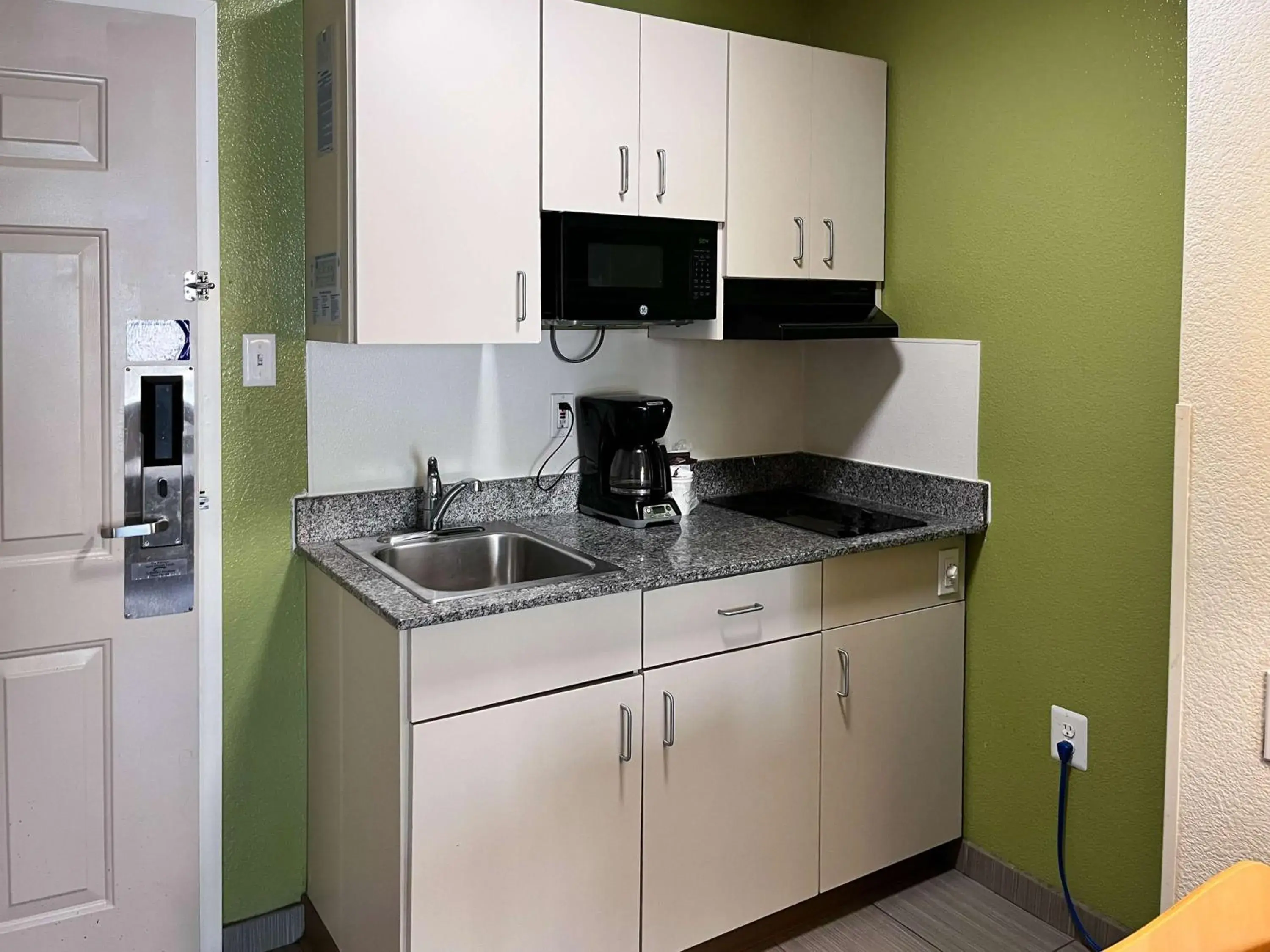 Kitchen or kitchenette in Studio 6 Belmont, CA San Francisco Redwood Kitchen or kitchenette in Studio 6 Belmont, CA San Francisco Redwood