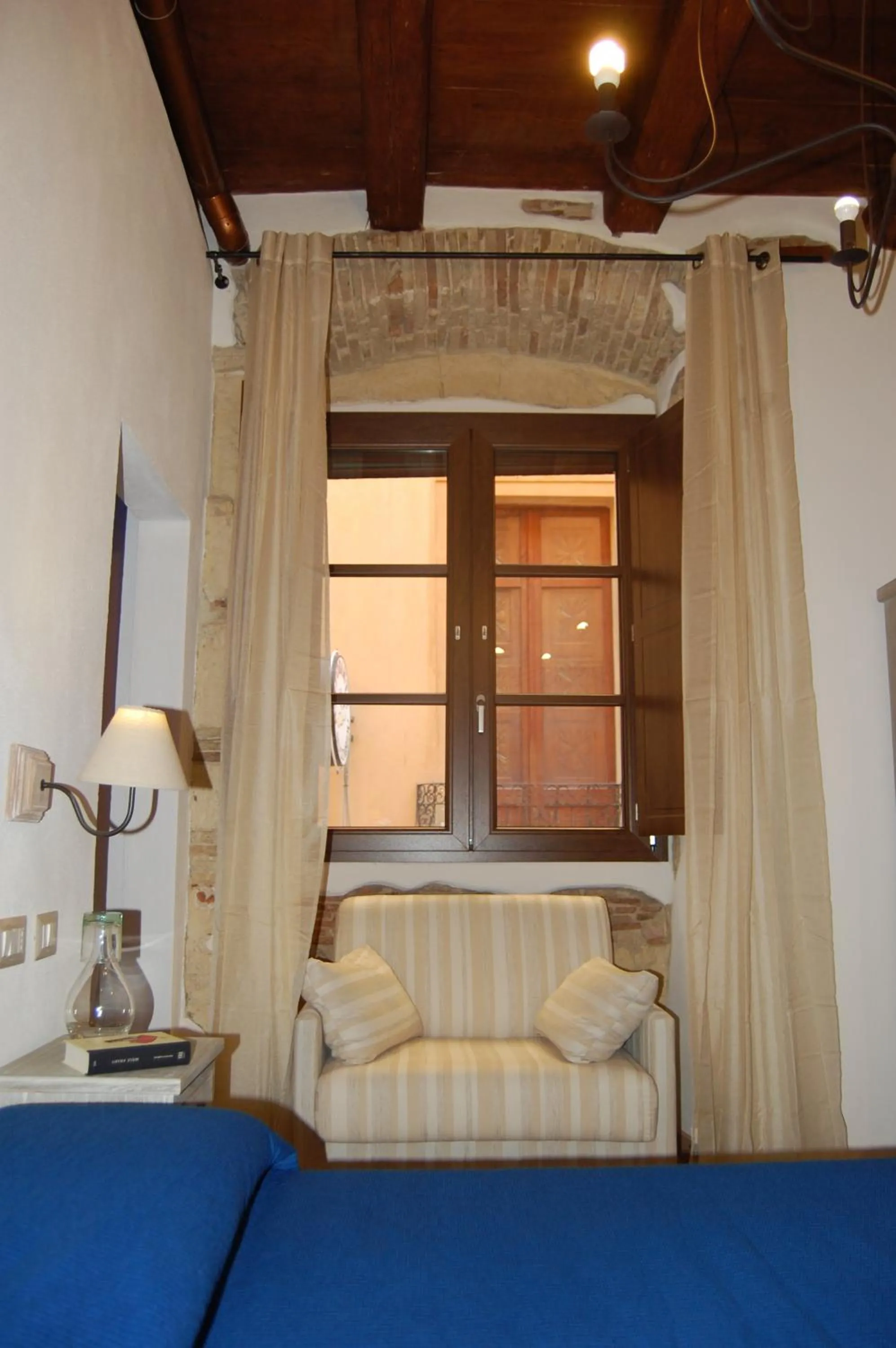 Seating area in Archè