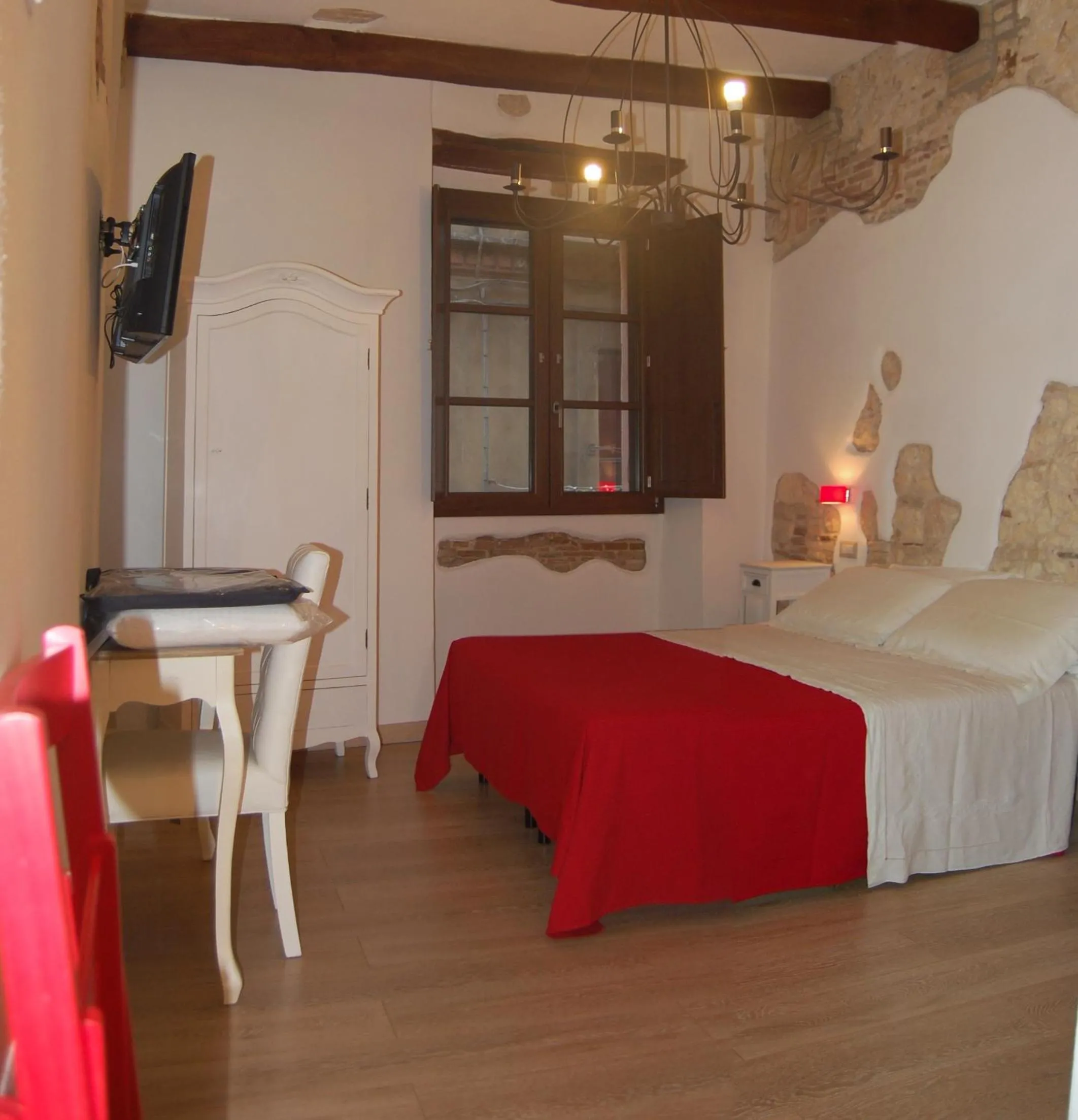 Photo of the whole room, Bed in Archè