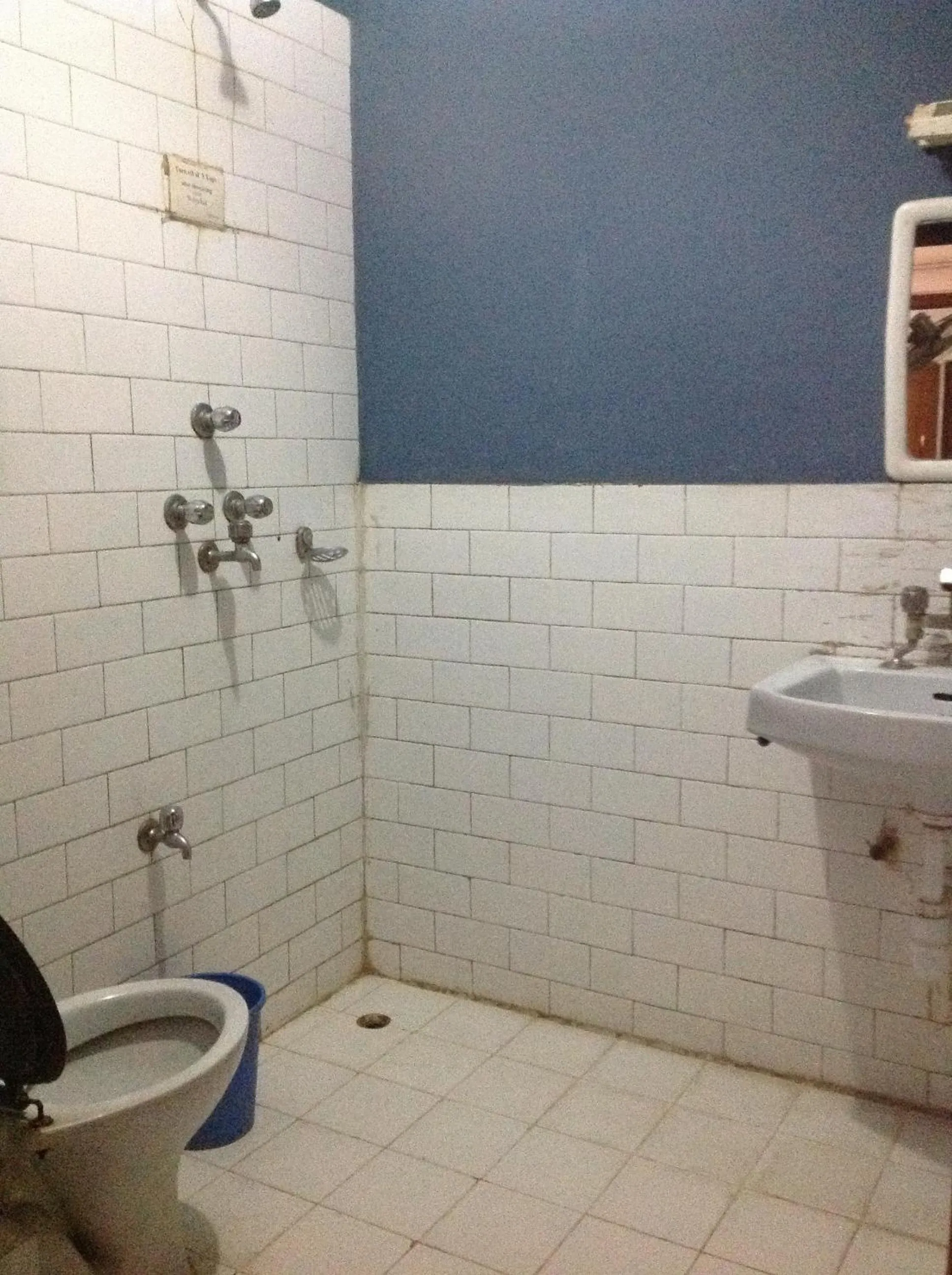 Bathroom in Hotel Down Town