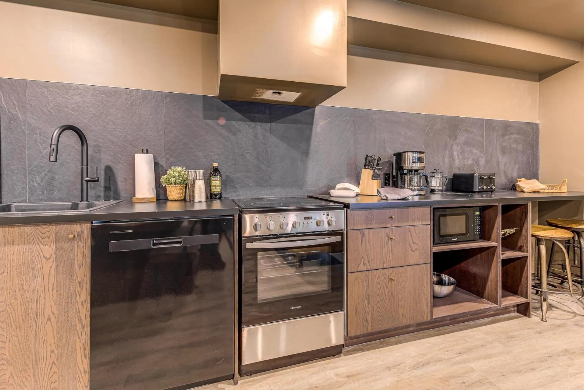 North House - St Ursule Two-Storey Oasis