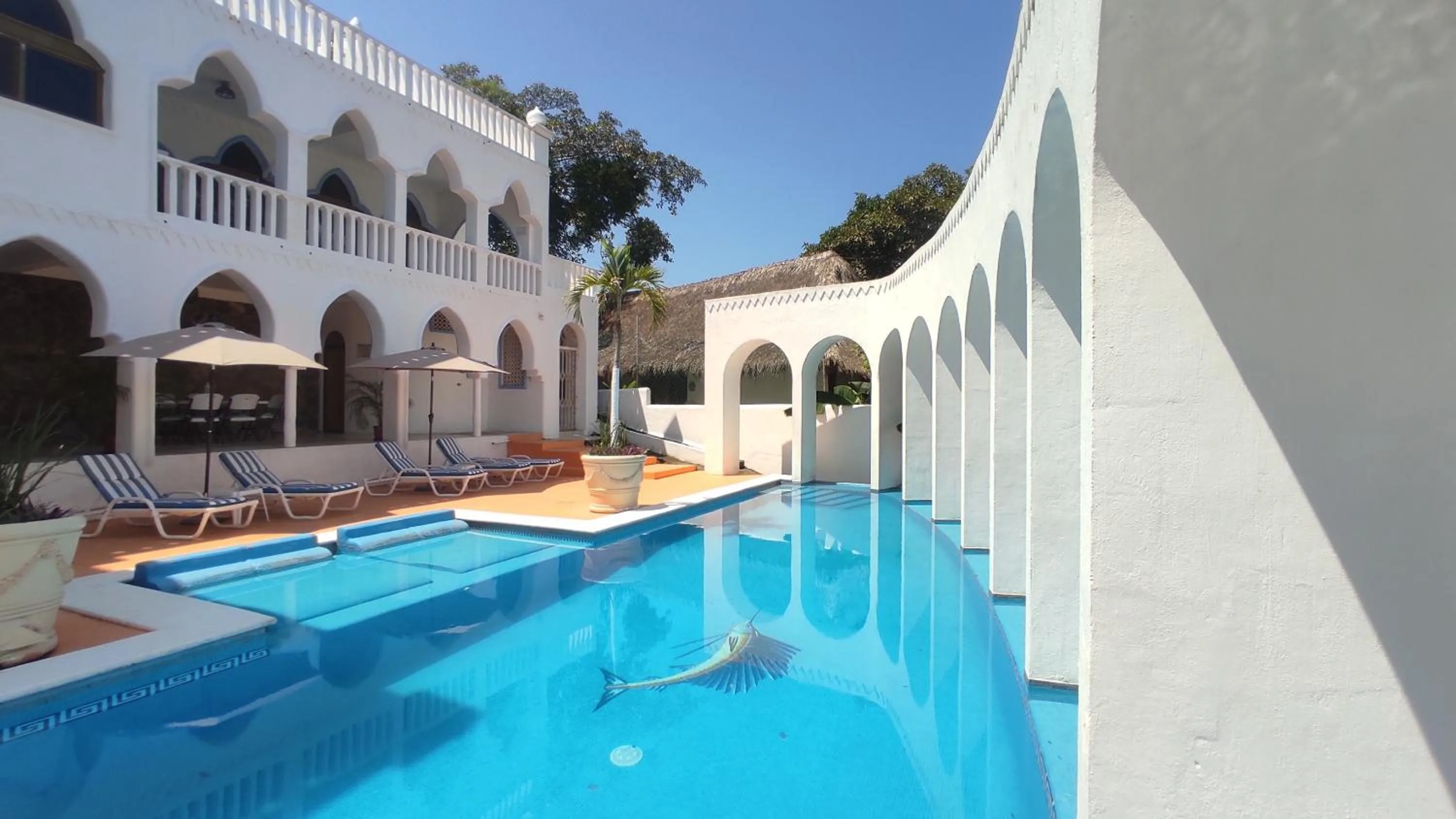 Swimming pool in Villas Paradise