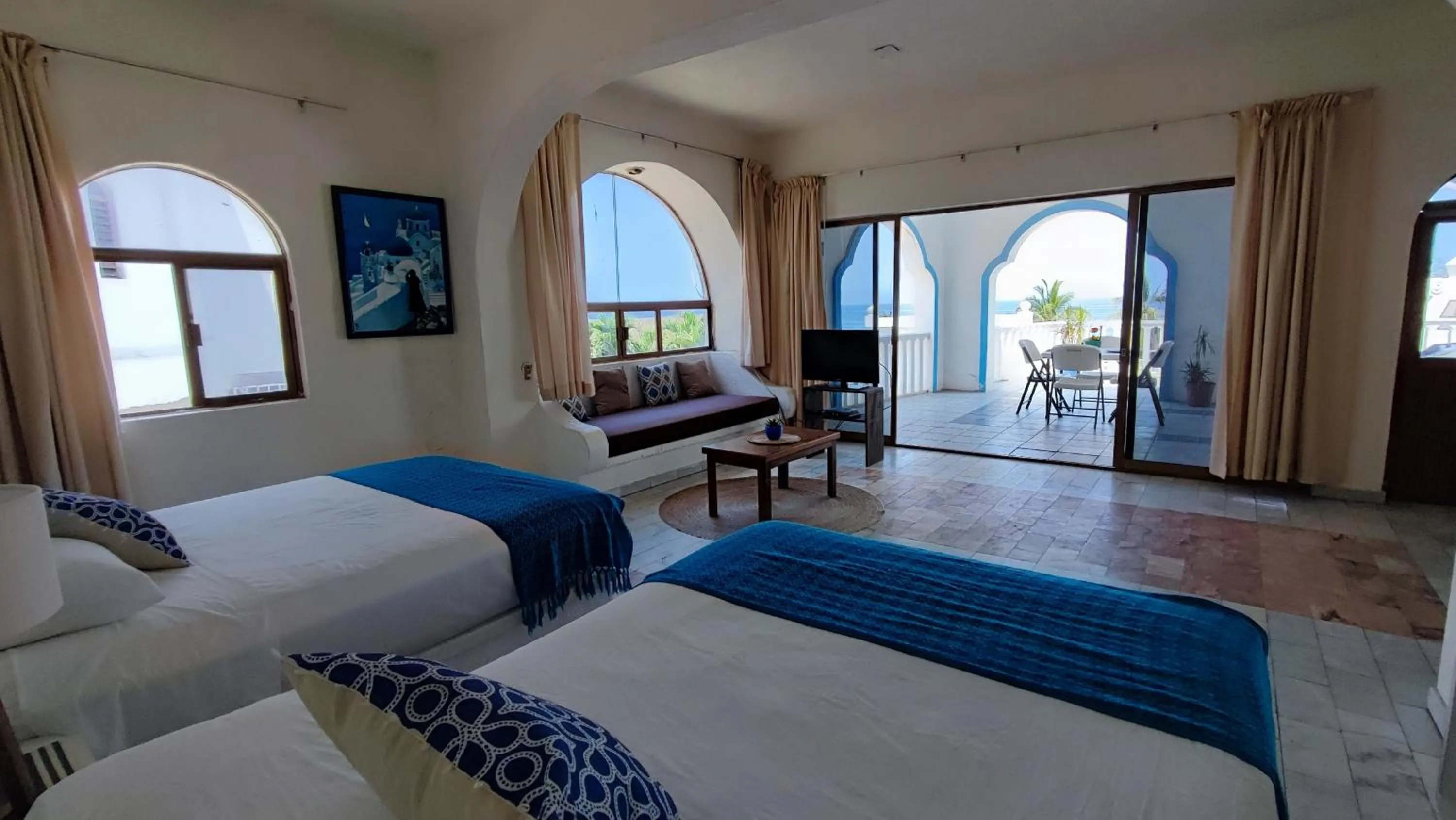 Photo of the whole room, Bed in Villas Paradise