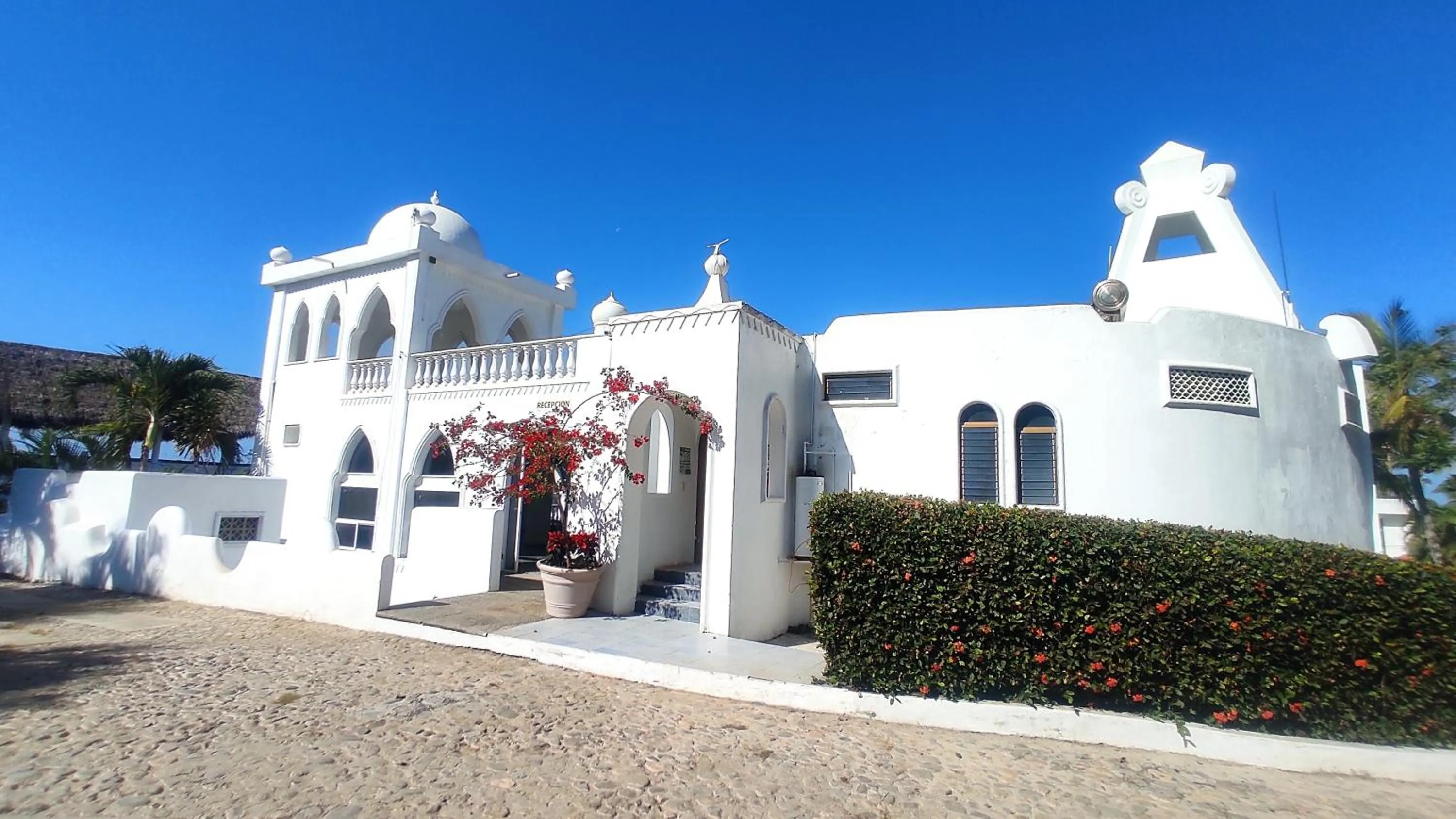 Property building in Villas Paradise