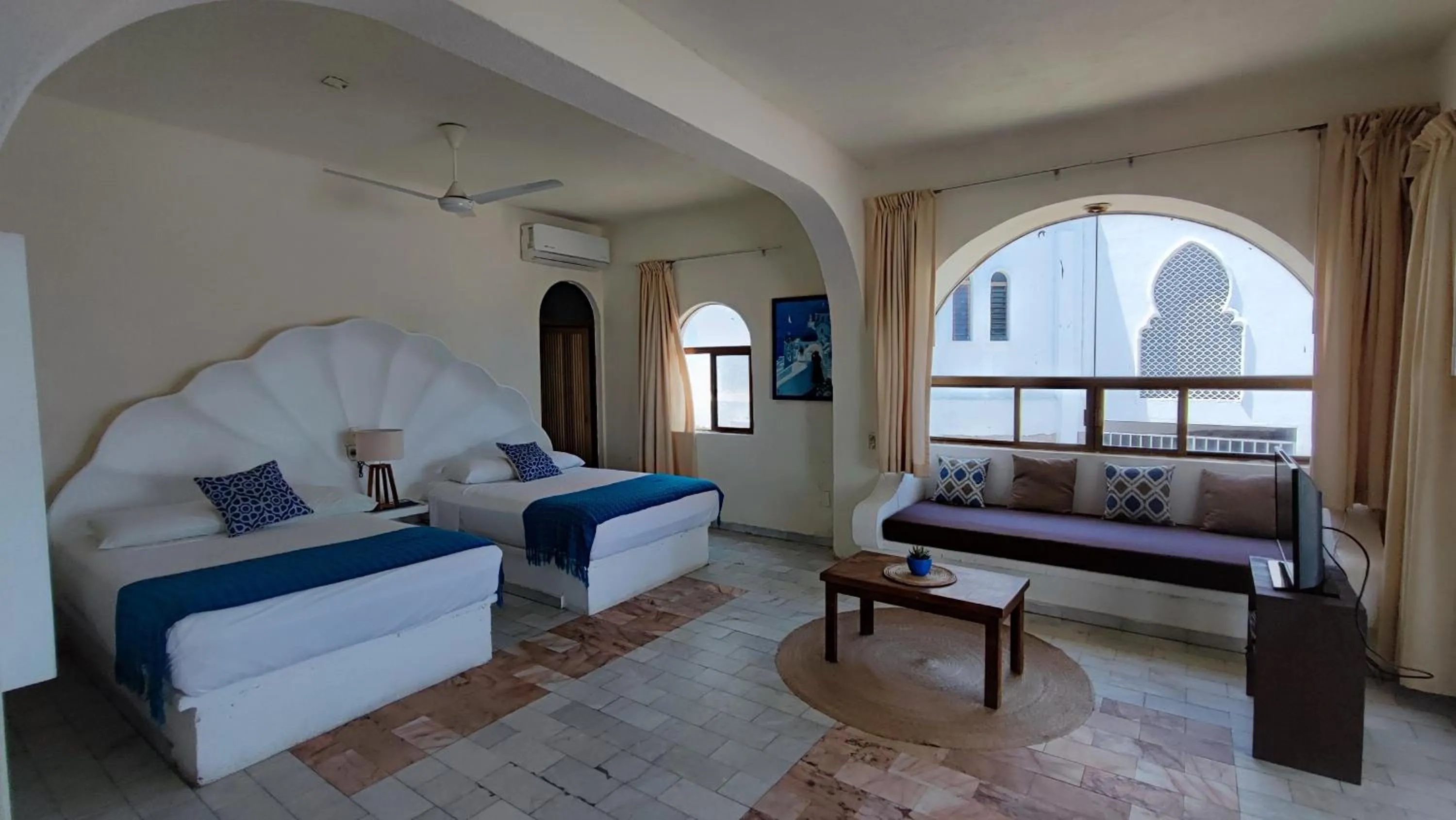 Photo of the whole room, Bed in Villas Paradise