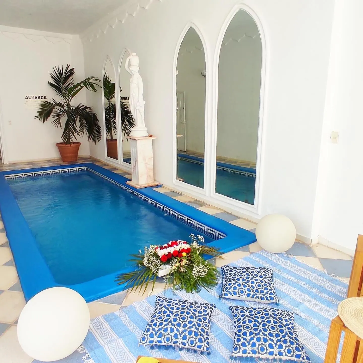 Swimming pool in Villas Paradise