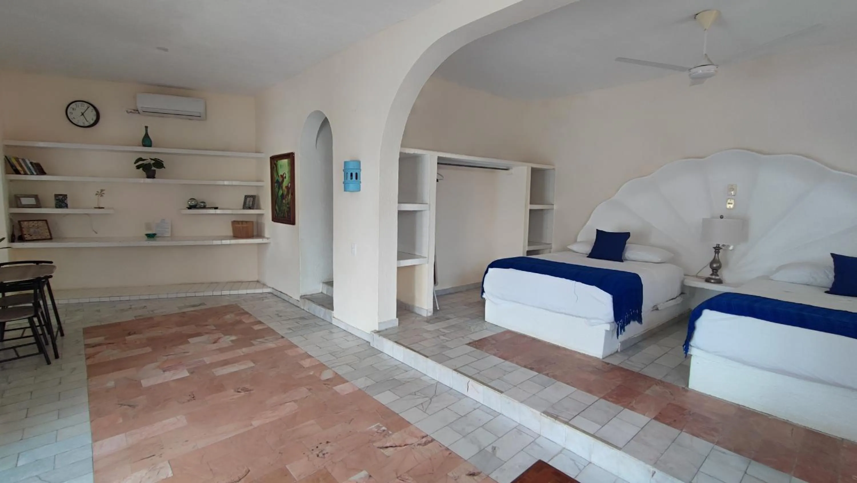 Photo of the whole room, Bed in Villas Paradise