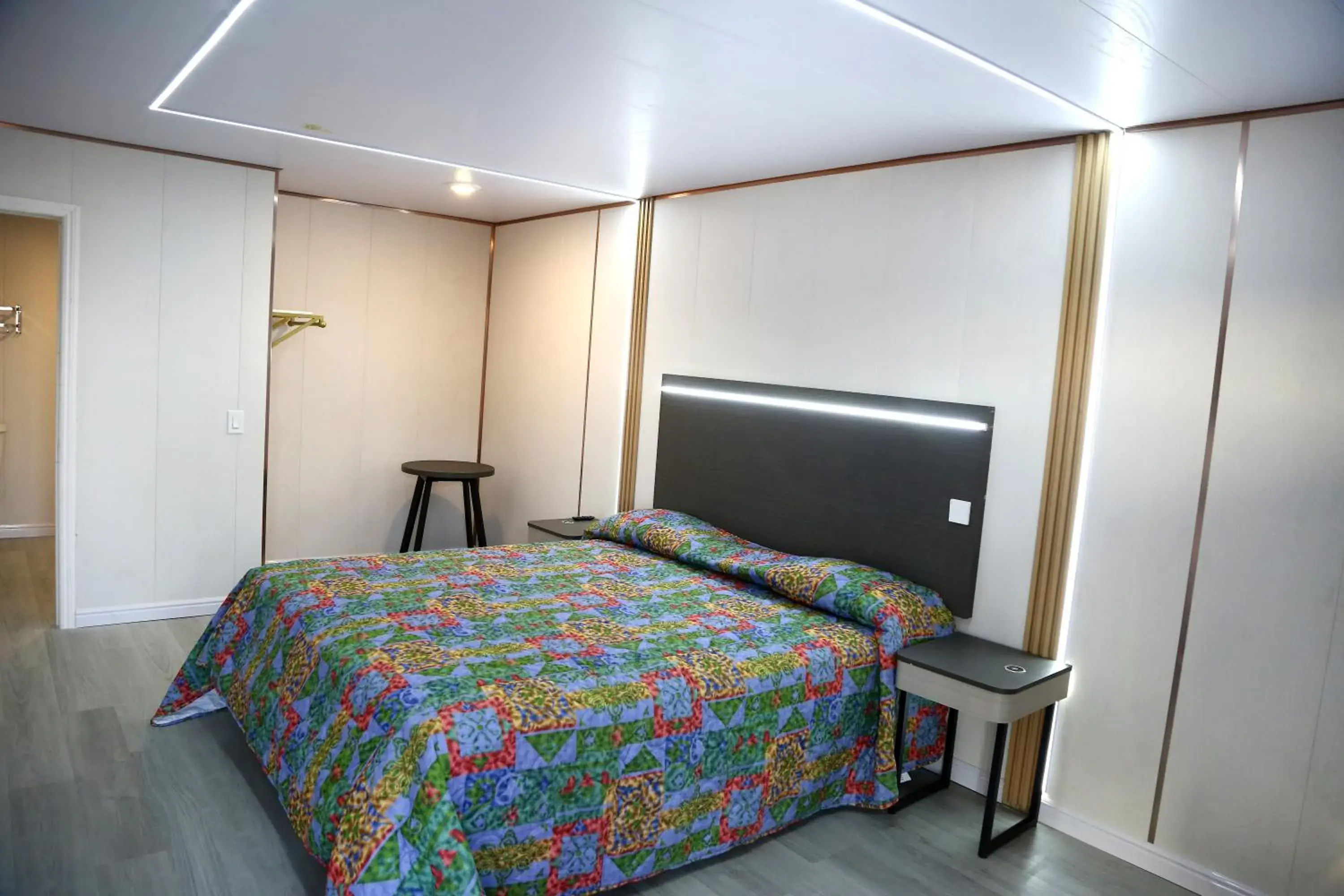 Bed in Airport Stay Motel Bed in Airport Stay Motel